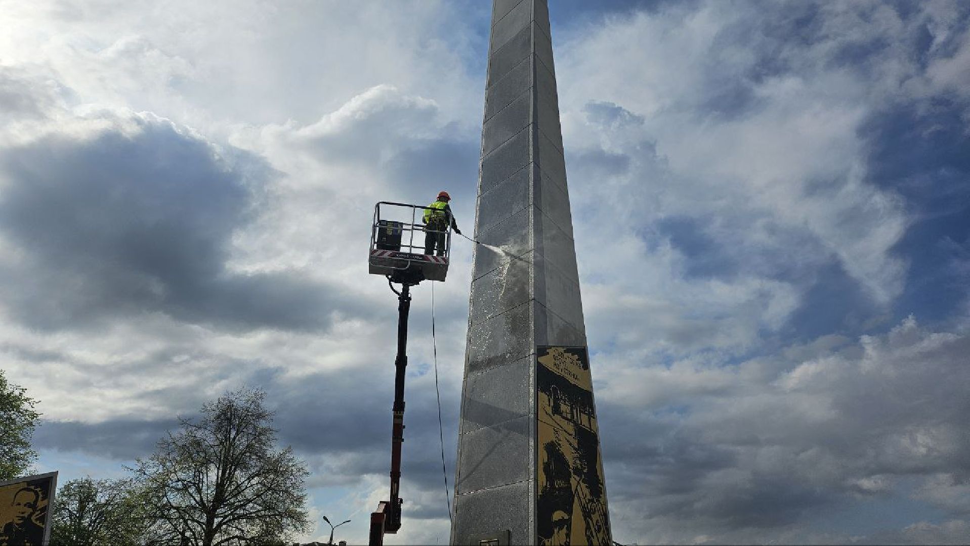 стела трудовой доблести, коломна, уборка,