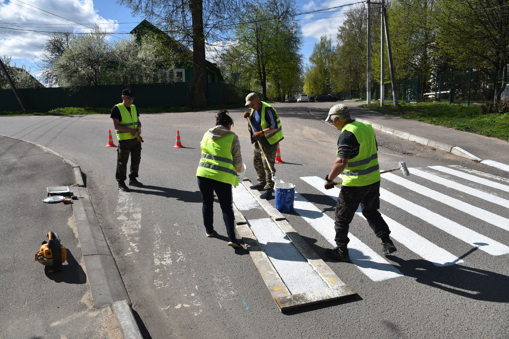 лотошино, благоустройство, покраска пешеходных переходов,