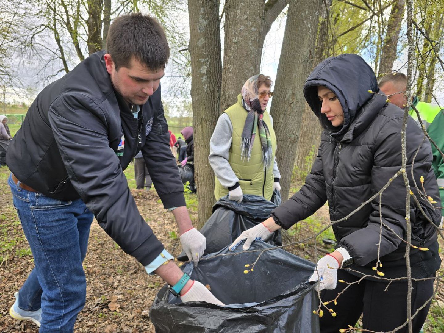 можайск, можайский муниципальный округ, подмосковье, субботник, общеобластной субботник, парк , городской парк, центральная площадка,