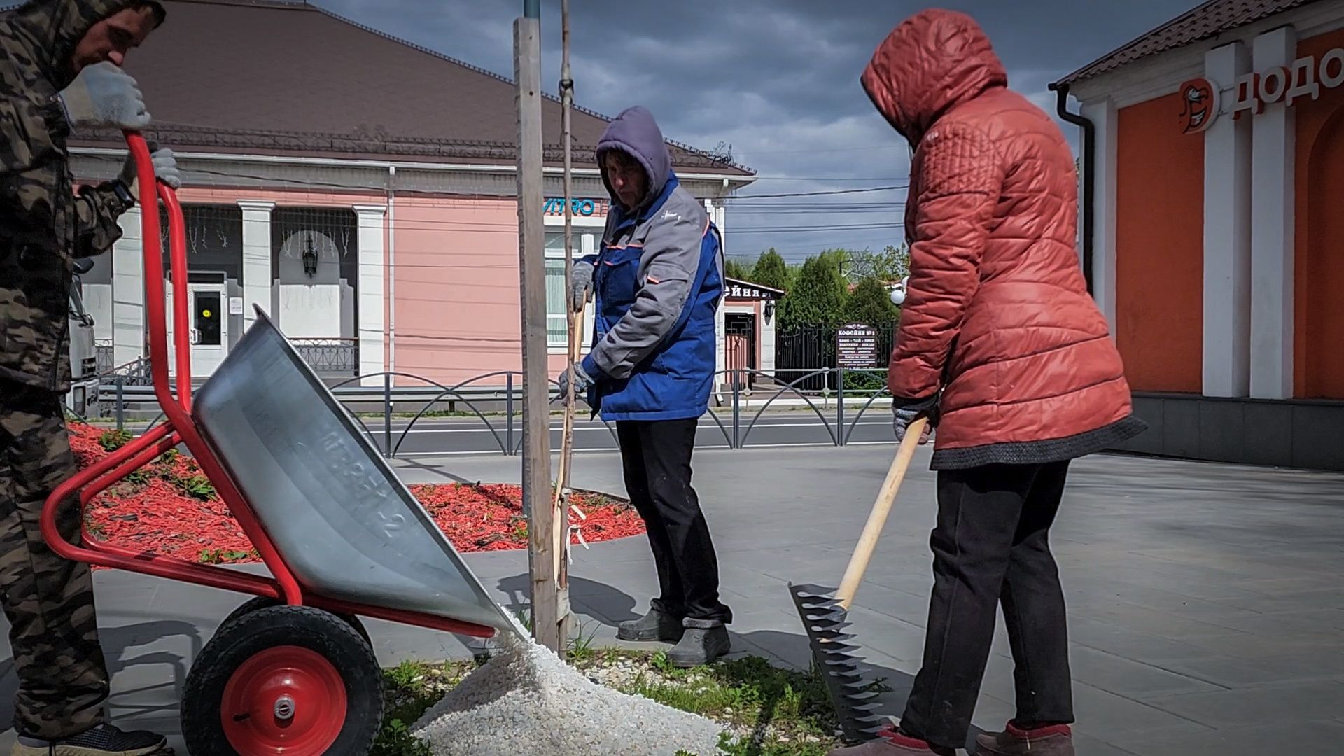 бронницы, благоустройство , декоративная подсыпка дорожек, площадь имени Тимофеева ,