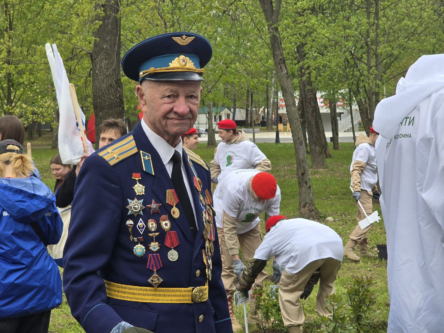 Коломна, парк мира в коломне, сад памяти, аллея славы,