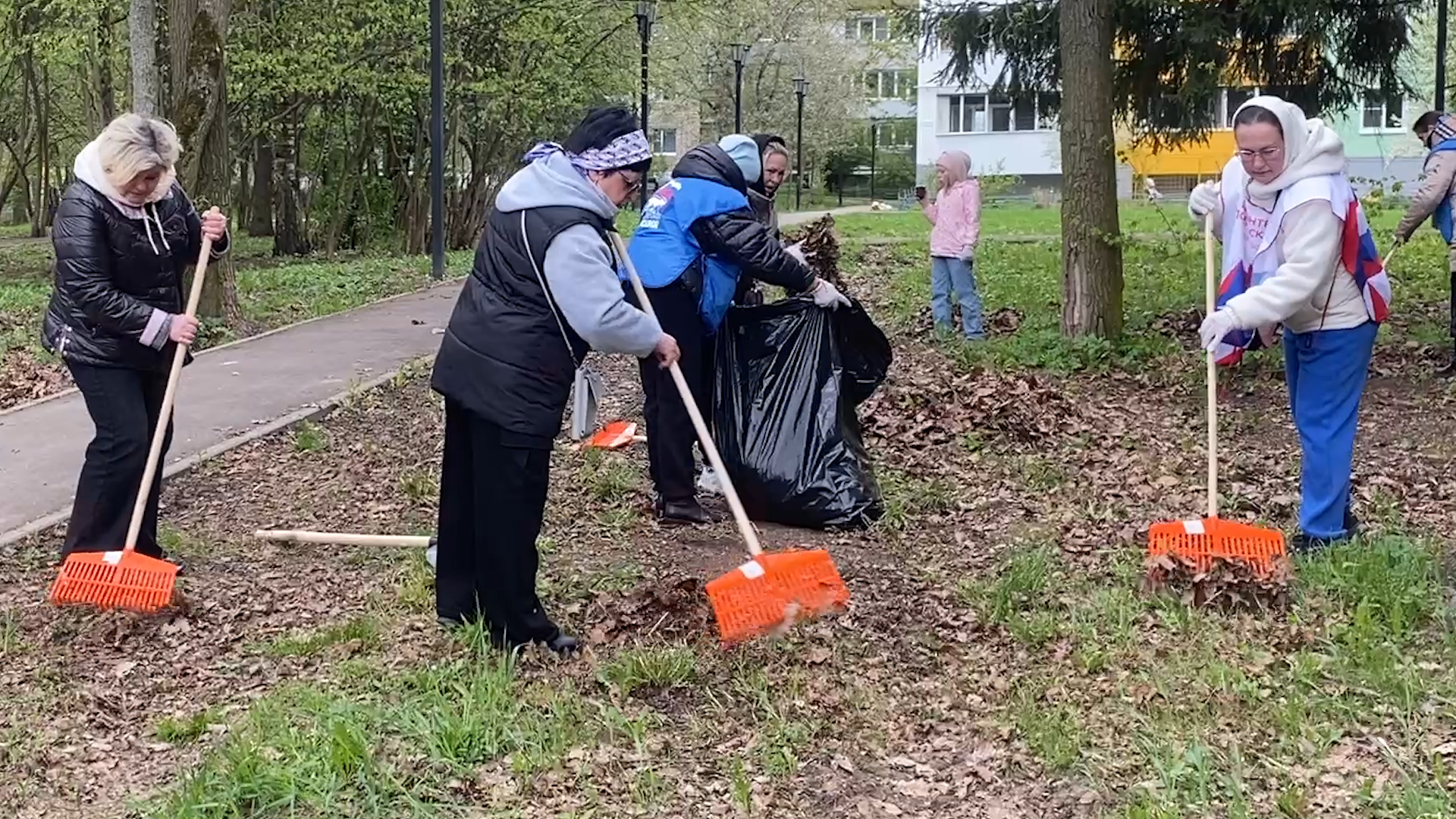 школа попова, субботник власиха,  всероссийский субботник, уборка города,власиха школа попова,