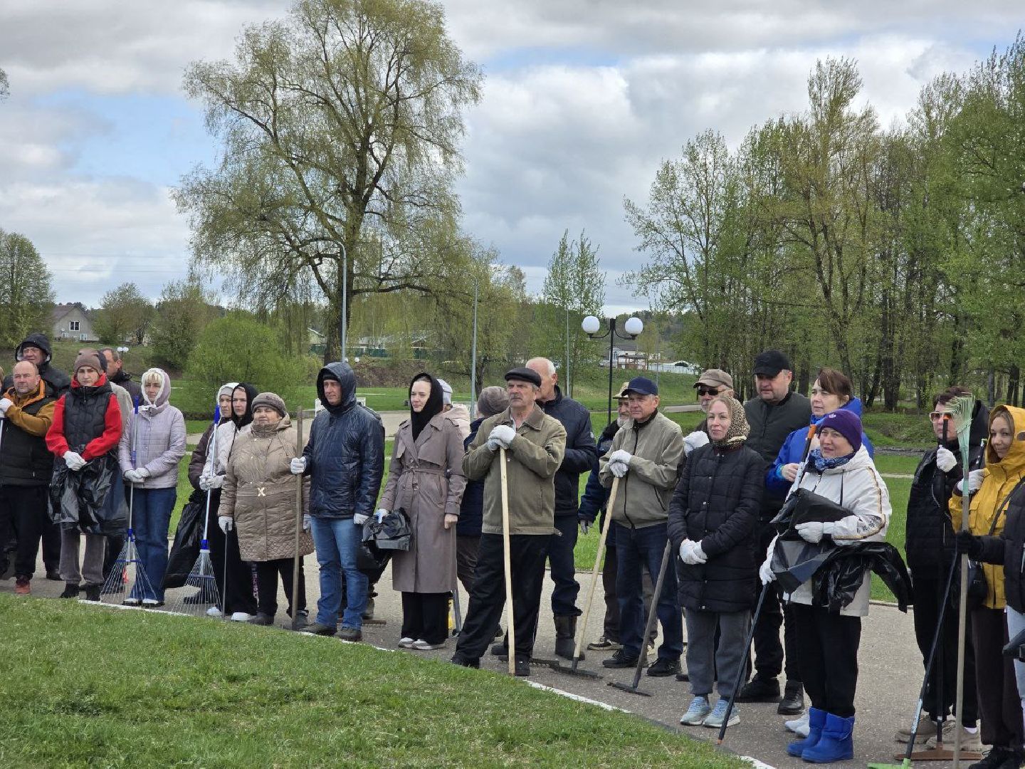 можайск, можайский муниципальный округ, подмосковье, субботник, общеобластной субботник, парк ривьера, городской парк,
