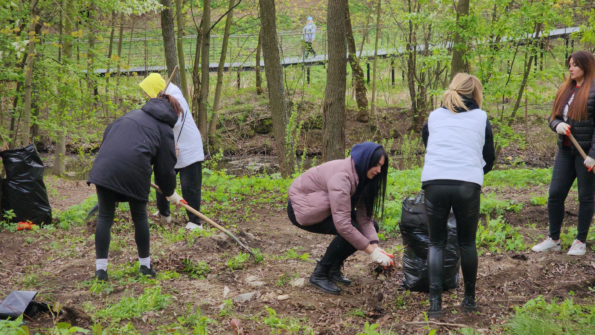 субботник, щёлково, Чкаловское озеро, уборка територии,