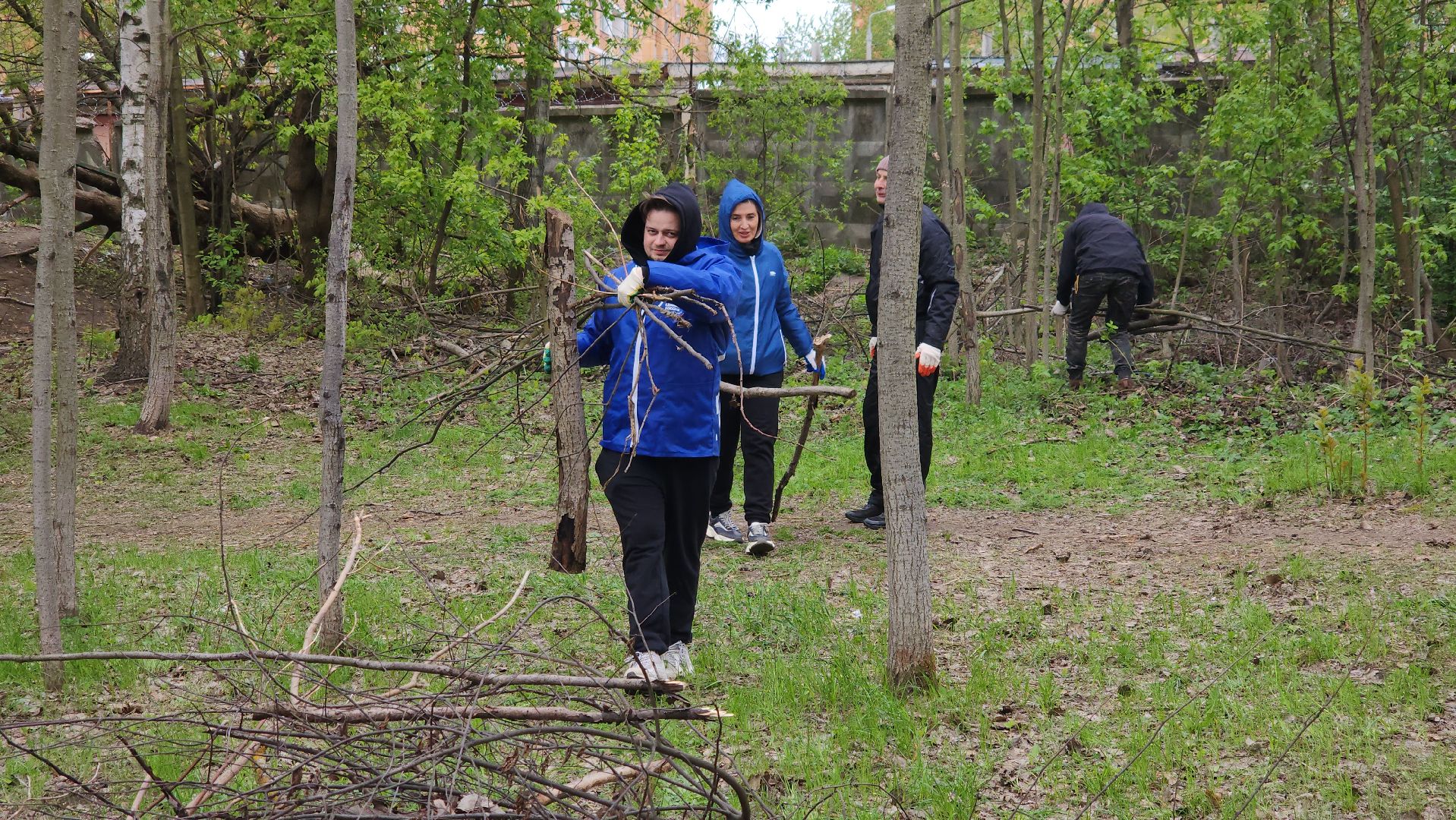 субботник, щёлково, Чкаловское озеро, уборка територии,