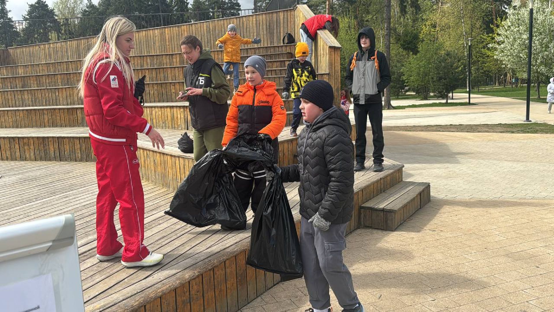 экология, сбор мусора, пестовский парк,