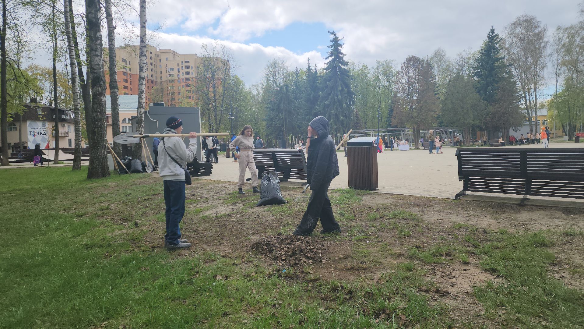 пушкино, субботник, уборка мусора,парки го пушкинский, волонтерская группа,