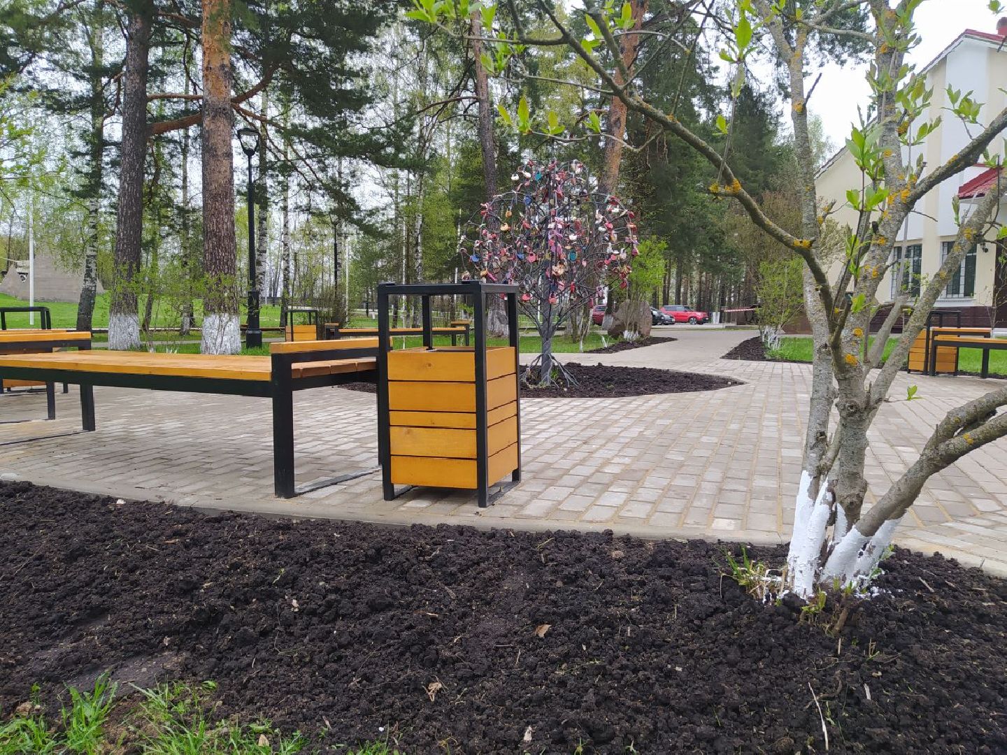 Снегири, Музей, Дерево любви, благоустройство