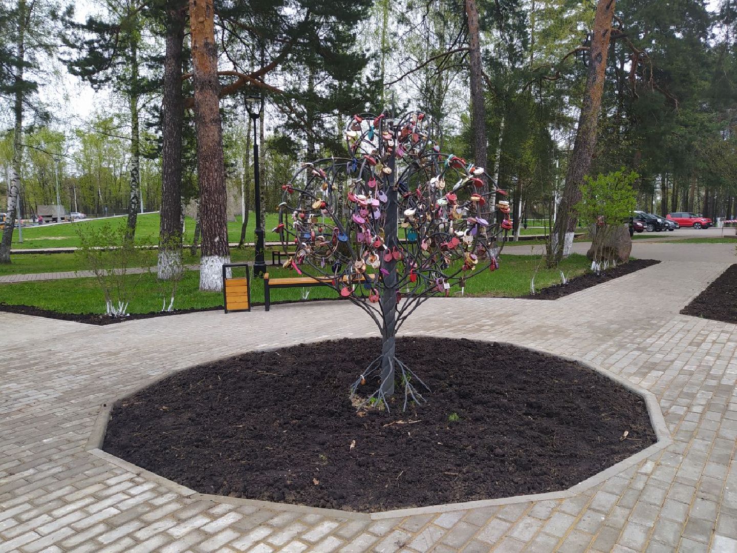 Снегири, Музей, Дерево любви, благоустройство