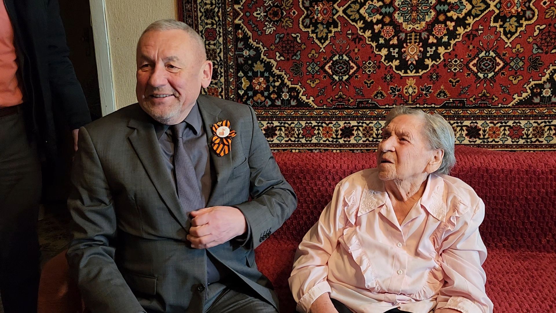 ногинск, ветеран, общество, жители, память, табличка на доме в честь ветерана,