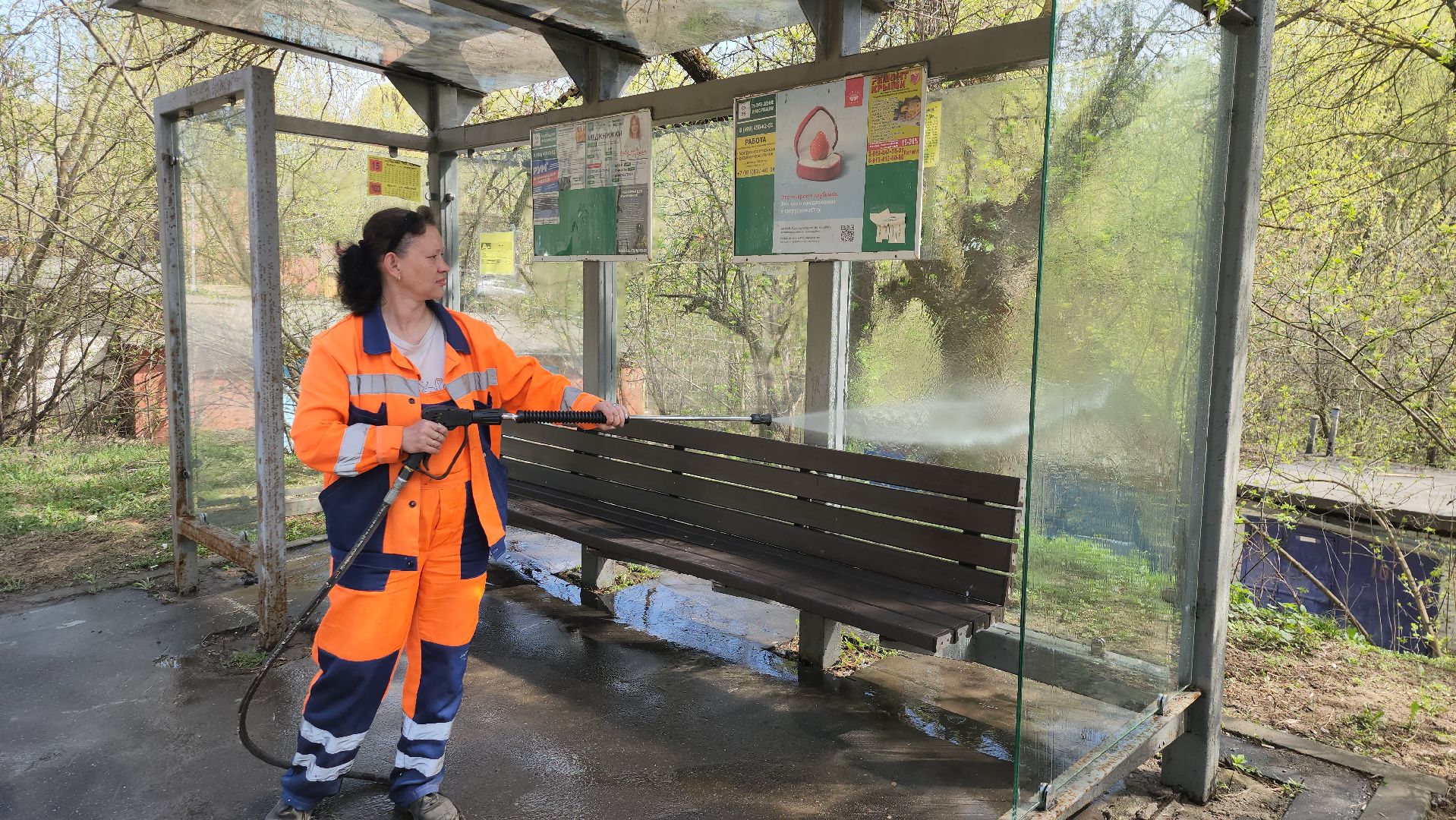 серпухов, подмосковье, моют остановки,