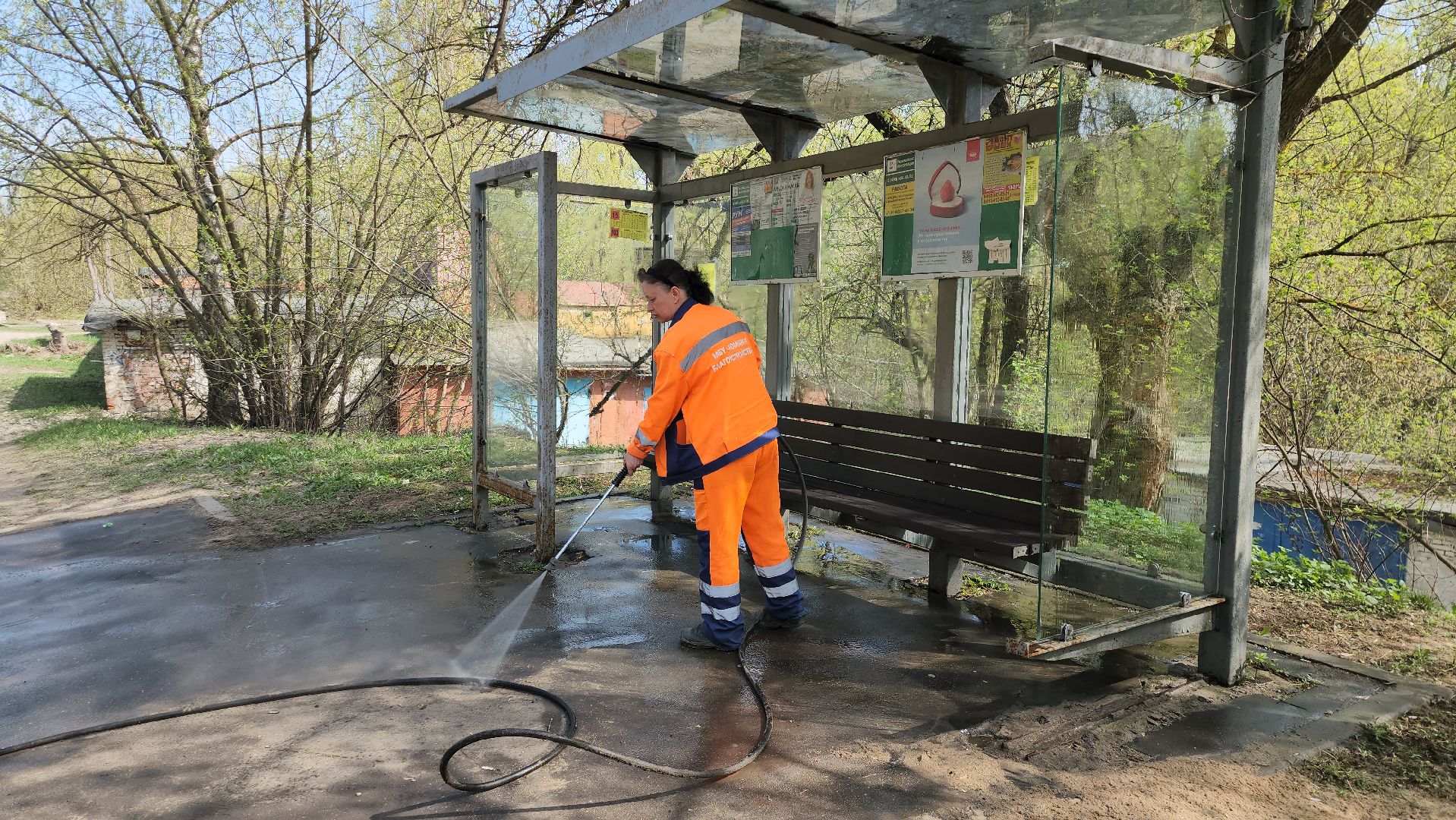 серпухов, подмосковье, моют остановки,