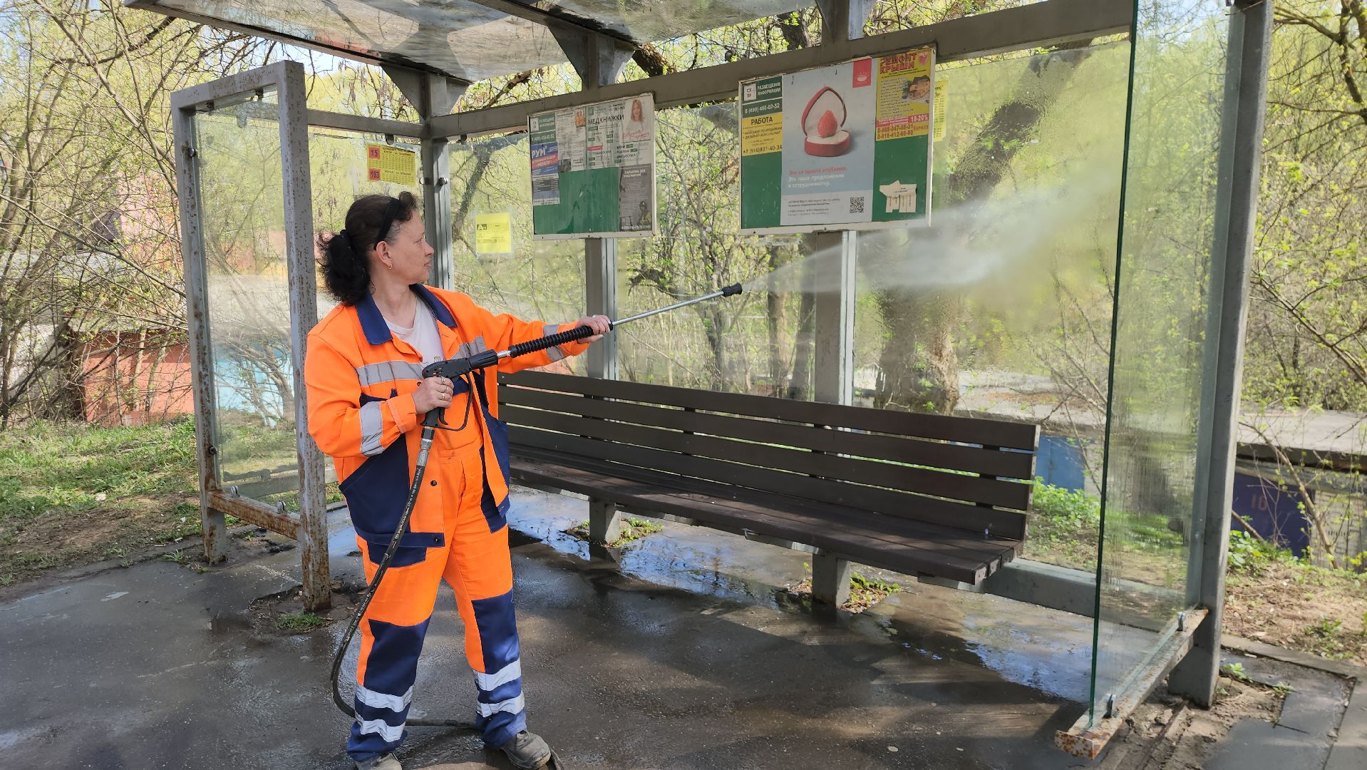 серпухов, подмосковье, моют остановки,