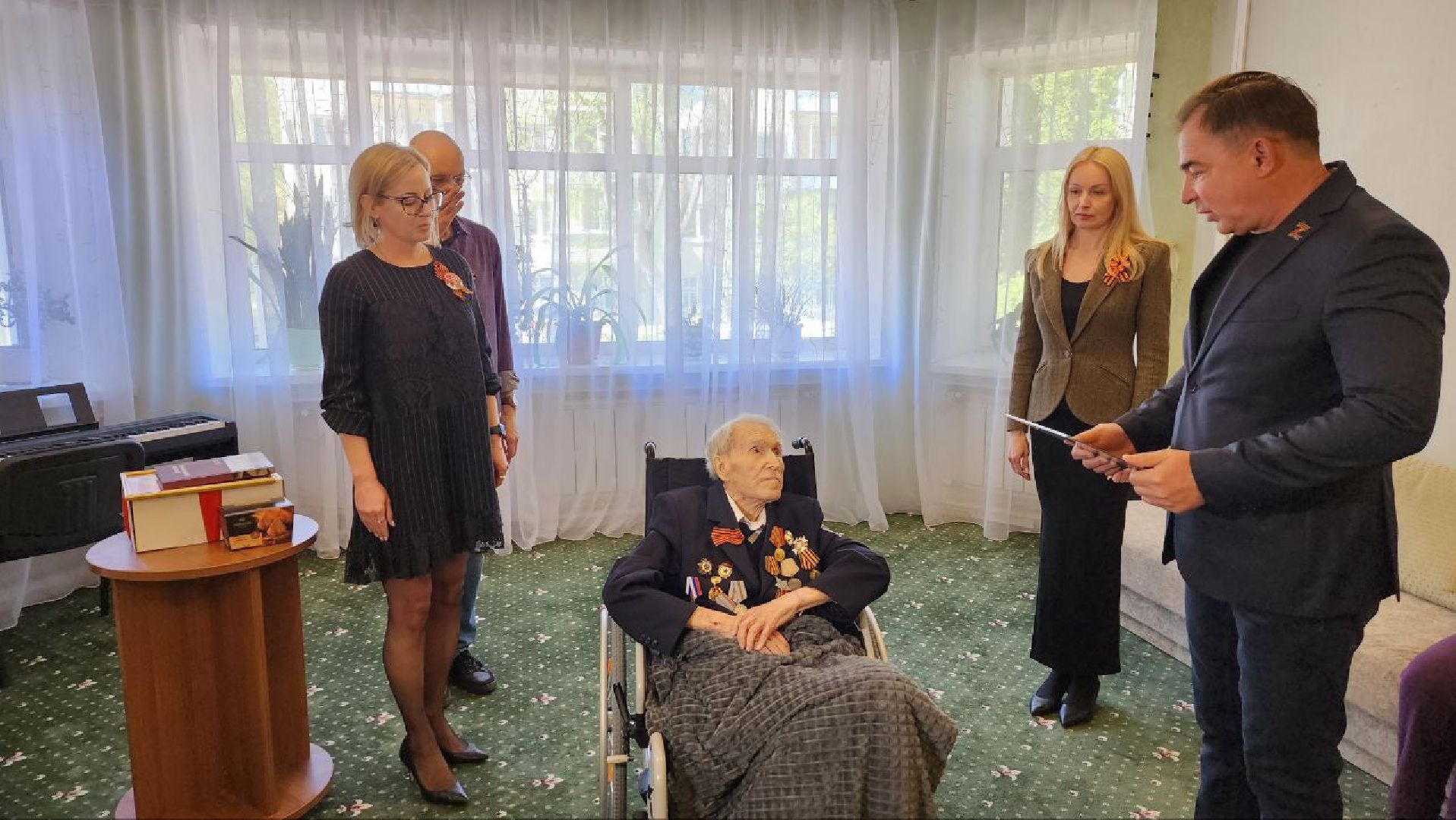 Дмитров, Почетный житель Дмитрова, Анатолий Хомич, Ветеран ВОВ,Дом доброты в Дмитрове,Таблички в честь ветеранов ВОВ,табличка,