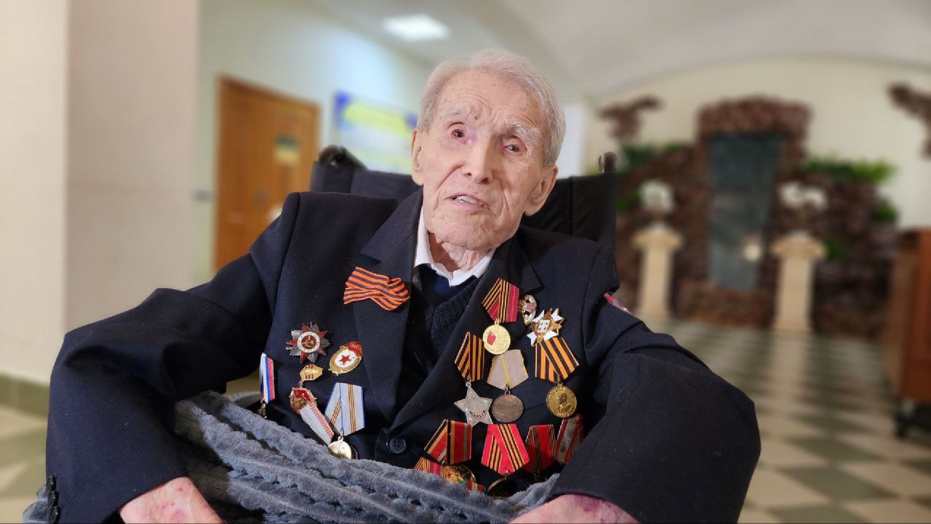 Дмитров, Почетный житель Дмитрова, Анатолий Хомич, Ветеран ВОВ,Дом доброты в Дмитрове,Таблички в честь ветеранов ВОВ,табличка,