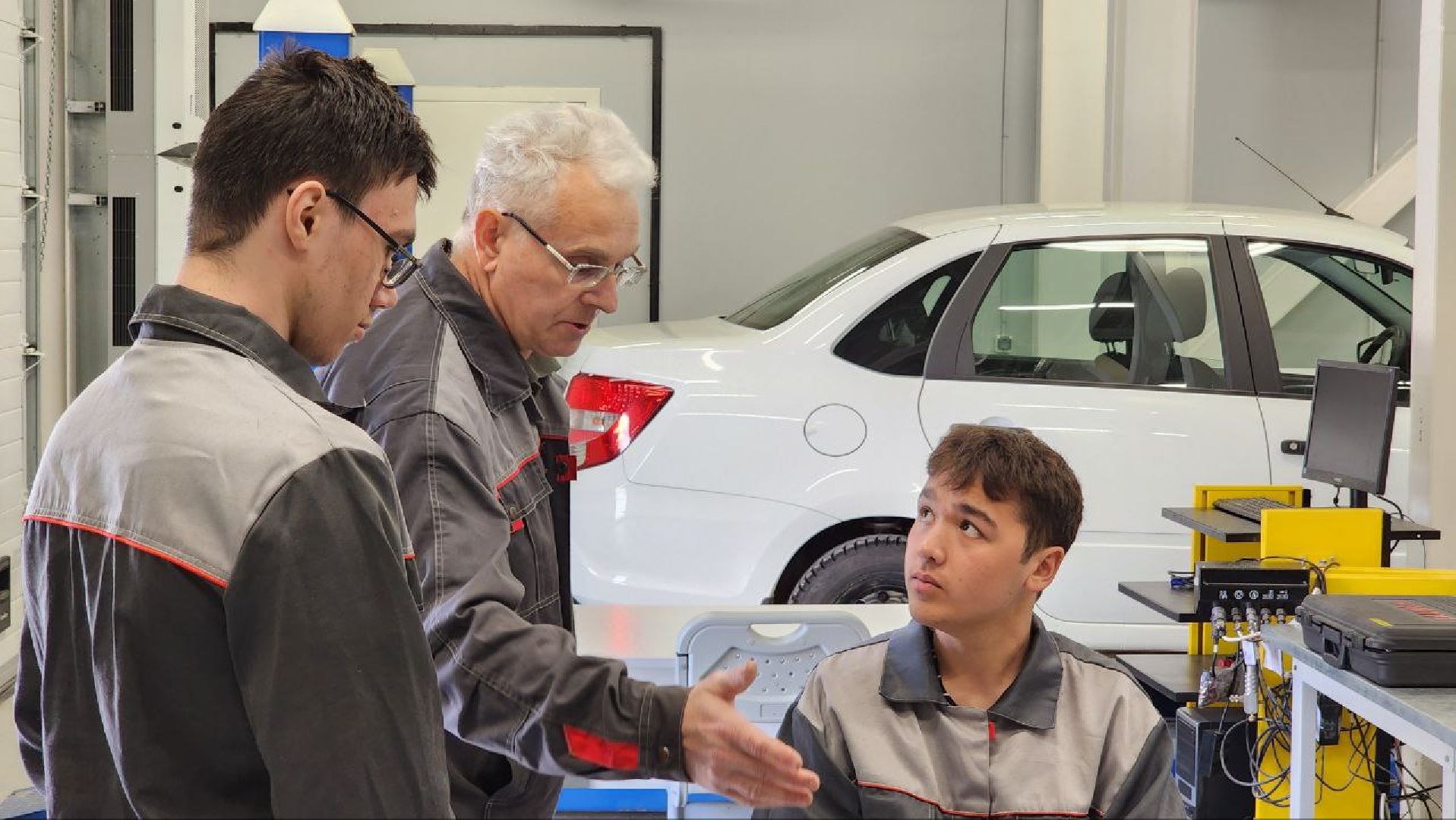 Дмитров, Дмитровский техникум, Мострансавто,