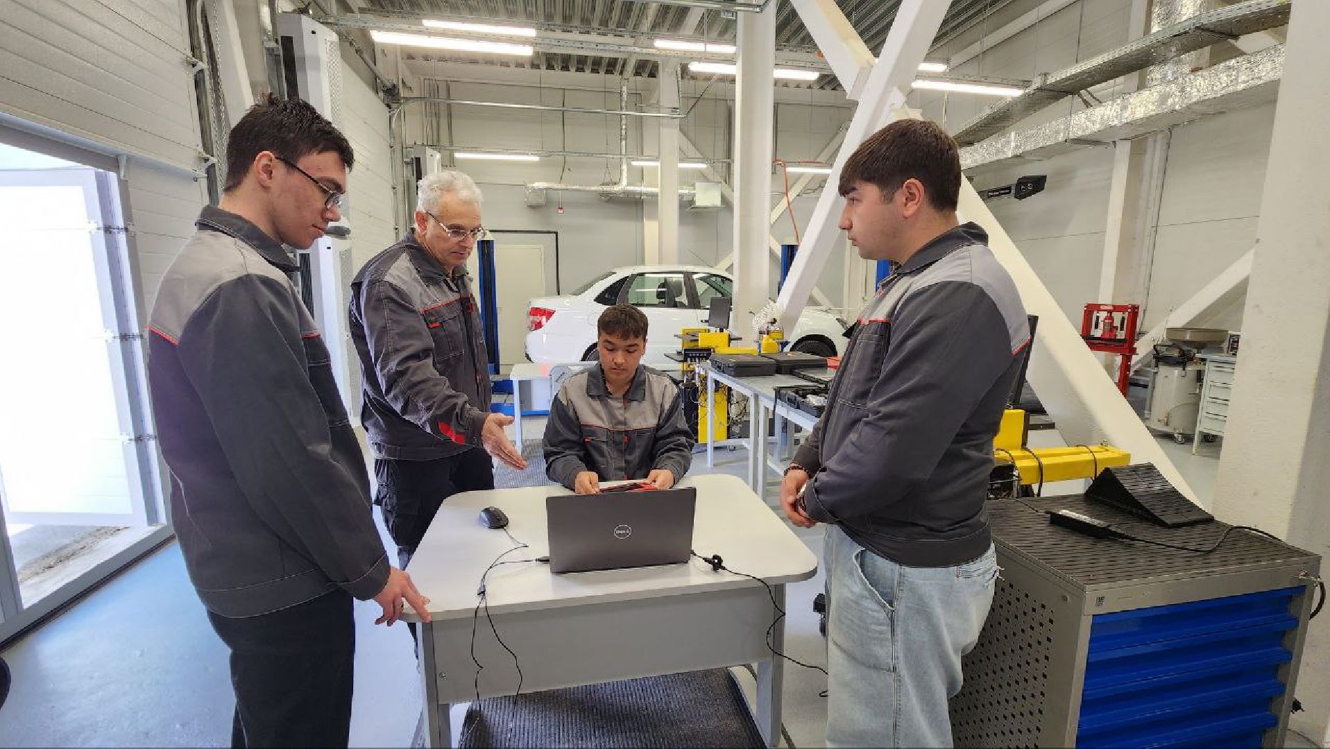 Дмитров, Дмитровский техникум, Мострансавто,