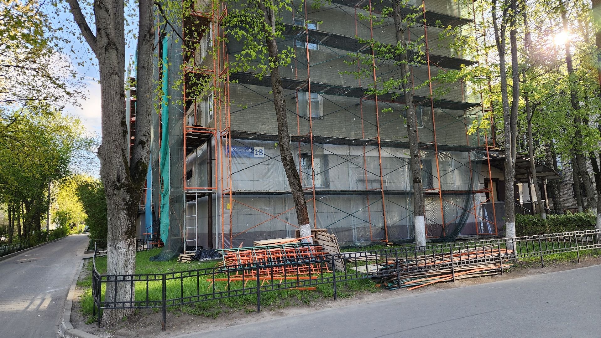 пушкино, капремонт, ремонт фасада дома, рабочие, подрядная организация, штукатурные работы, балкон, отмостка дома, козырек,вертикалки,