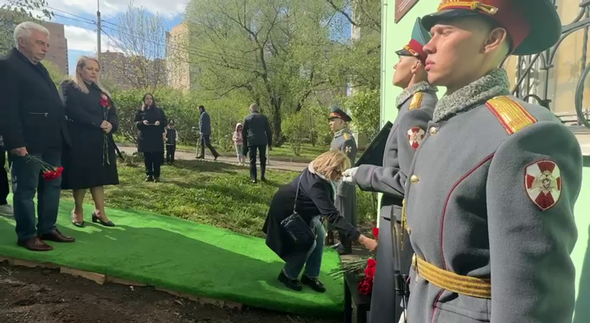 реутов, сво, военнослужащий, мемориальная табличка, награда посмертно,