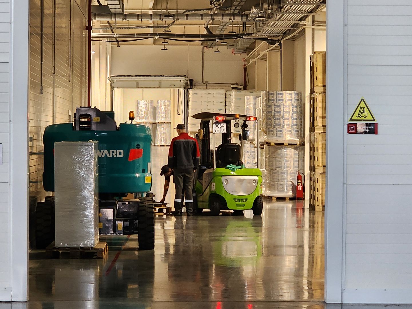 Чехов, завод МолоПак, производство картонной упаковки, аналоги тетра пак и пюр-пак, импортозамещение, асептическая упаковка, пищевая промышленность, российское сырье, отечественные материалы и технологии, локализация производства, новые комплексы,  фонд развития промышленности, губернатор московской области,