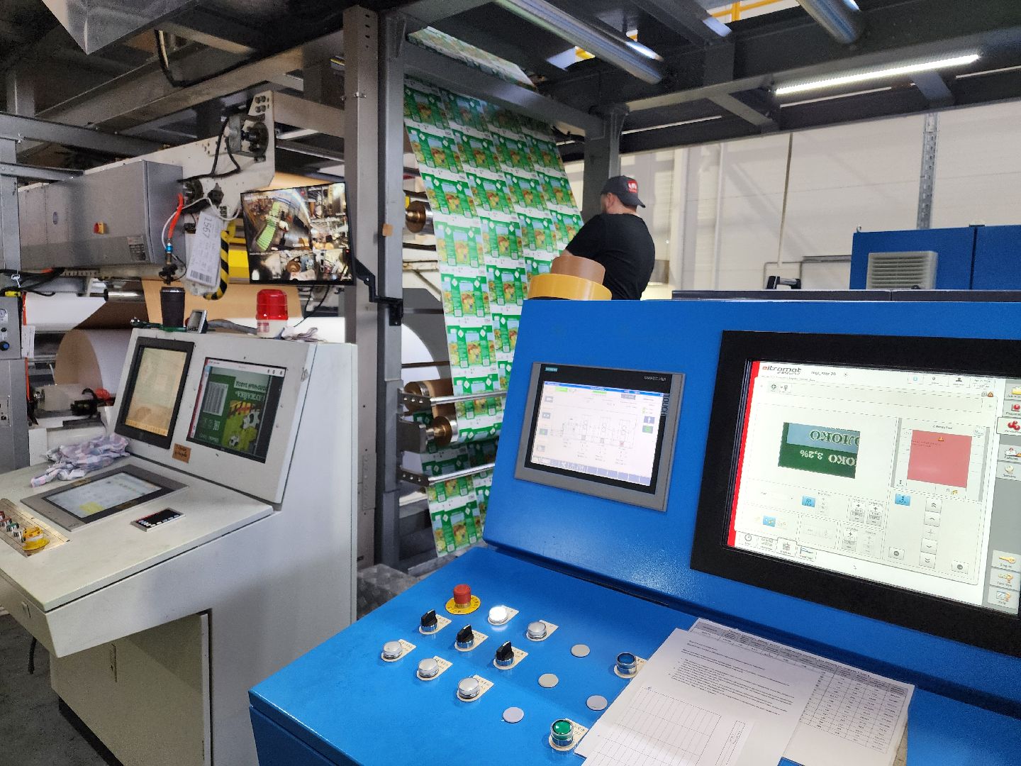 Чехов, завод МолоПак, производство картонной упаковки, аналоги тетра пак и пюр-пак, импортозамещение, асептическая упаковка, пищевая промышленность, российское сырье, отечественные материалы и технологии, локализация производства, новые комплексы,  фонд развития промышленности, губернатор московской области,