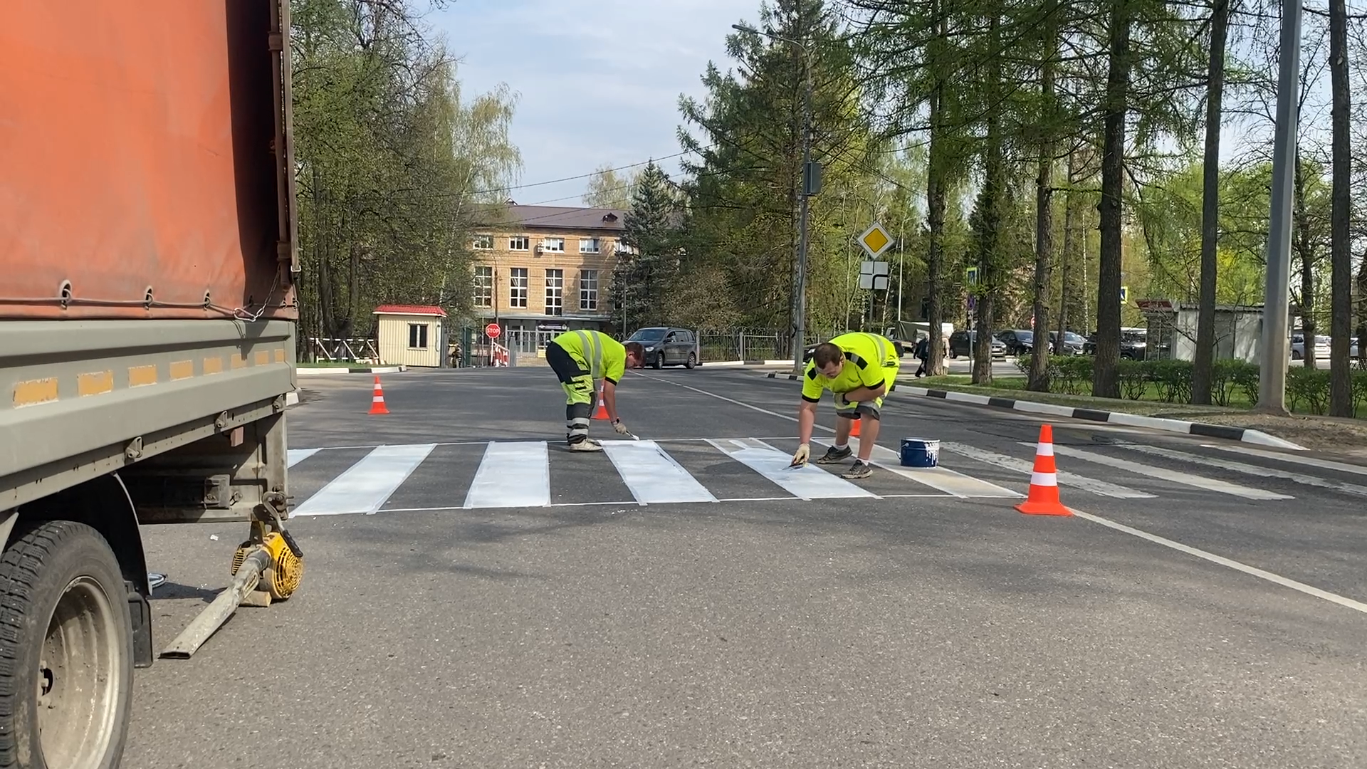 разметка дороги, термопластик разметка, пешеходный переход, власиха нанесение разметки,