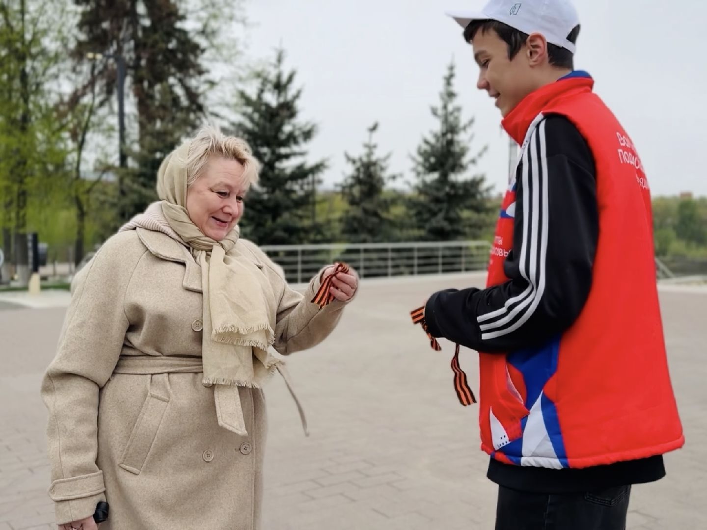раменское, георгиевская лента, волонтеры подмосковья, 9 мая, день победы,
