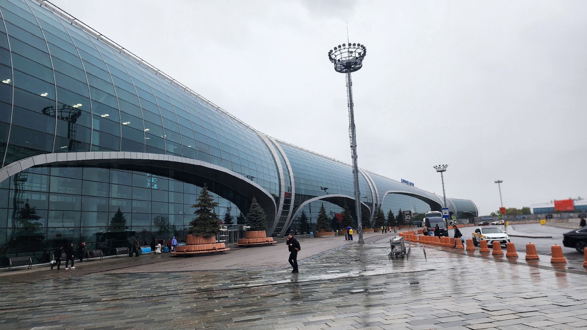 транспорт, аэропорт, домодедово, подмосковье, авиация, рейтинг, безопасность, самолет,  хаб, сервис, пассажир,