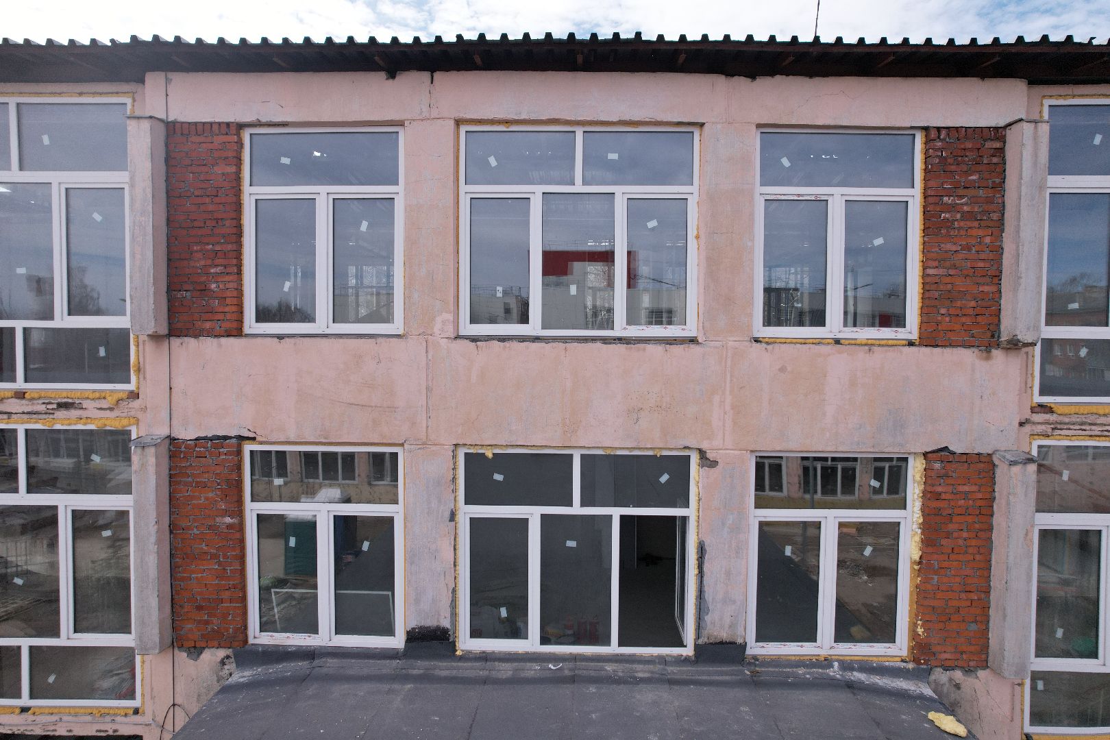 видео с коптера,  ремонт школы 17 в Серпухове,