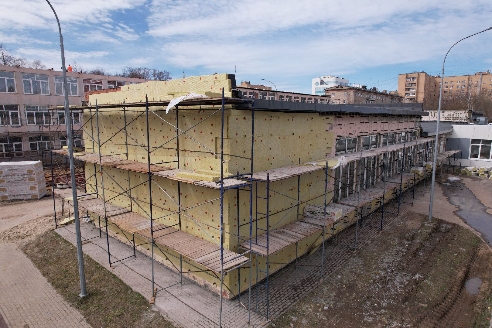 видео с коптера,  ремонт школы 17 в Серпухове,