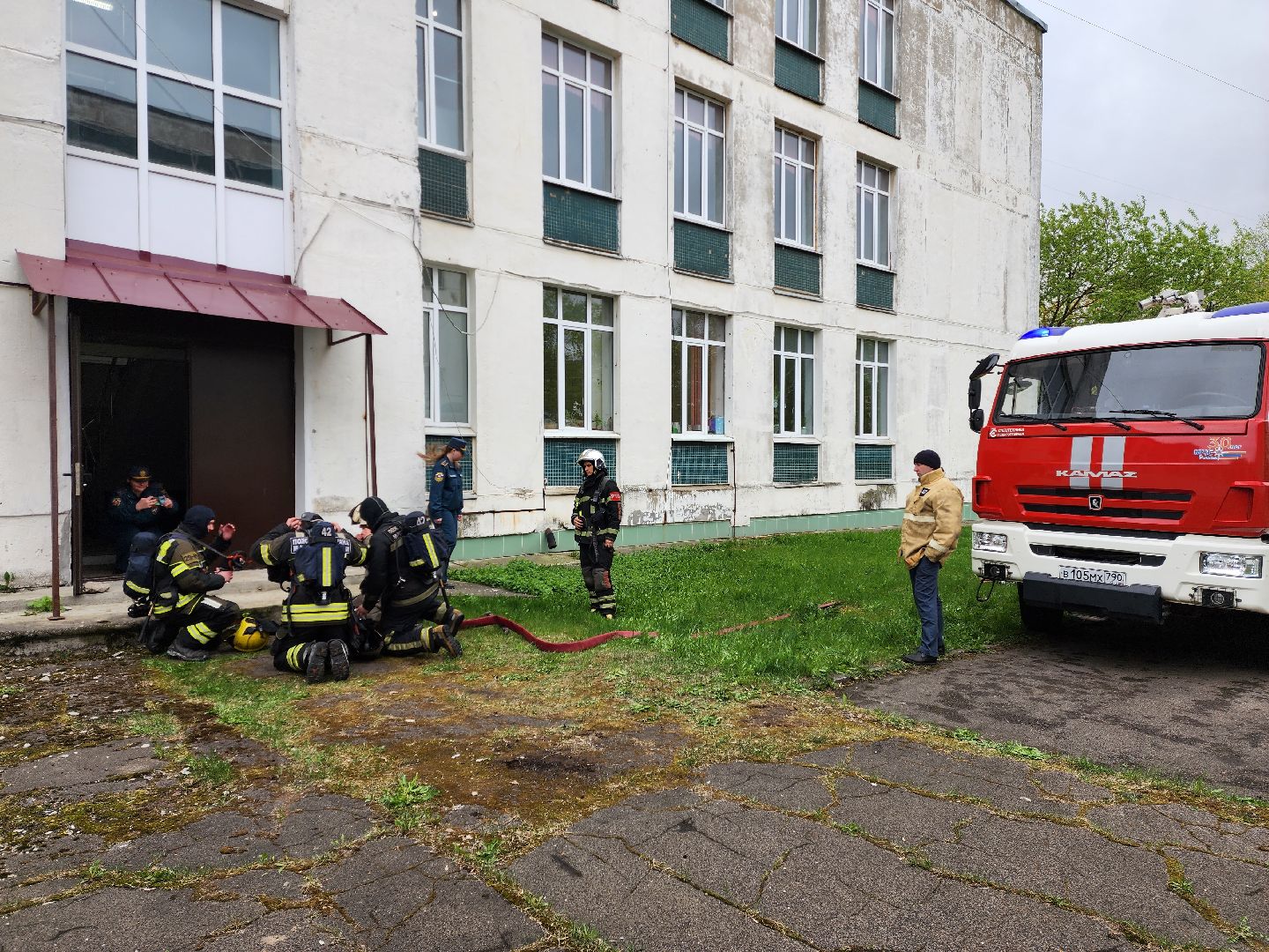 раменское, общество, пожарная безопасность, тренировочная эвакуация в средней школе 22 в дубовой роще,