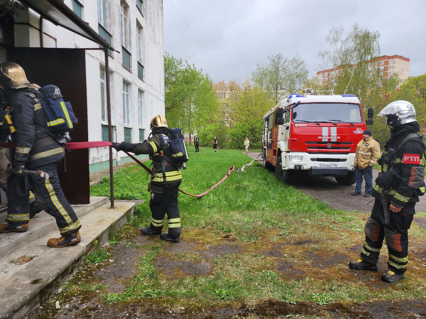 раменское, общество, пожарная безопасность, тренировочная эвакуация в средней школе 22 в дубовой роще,
