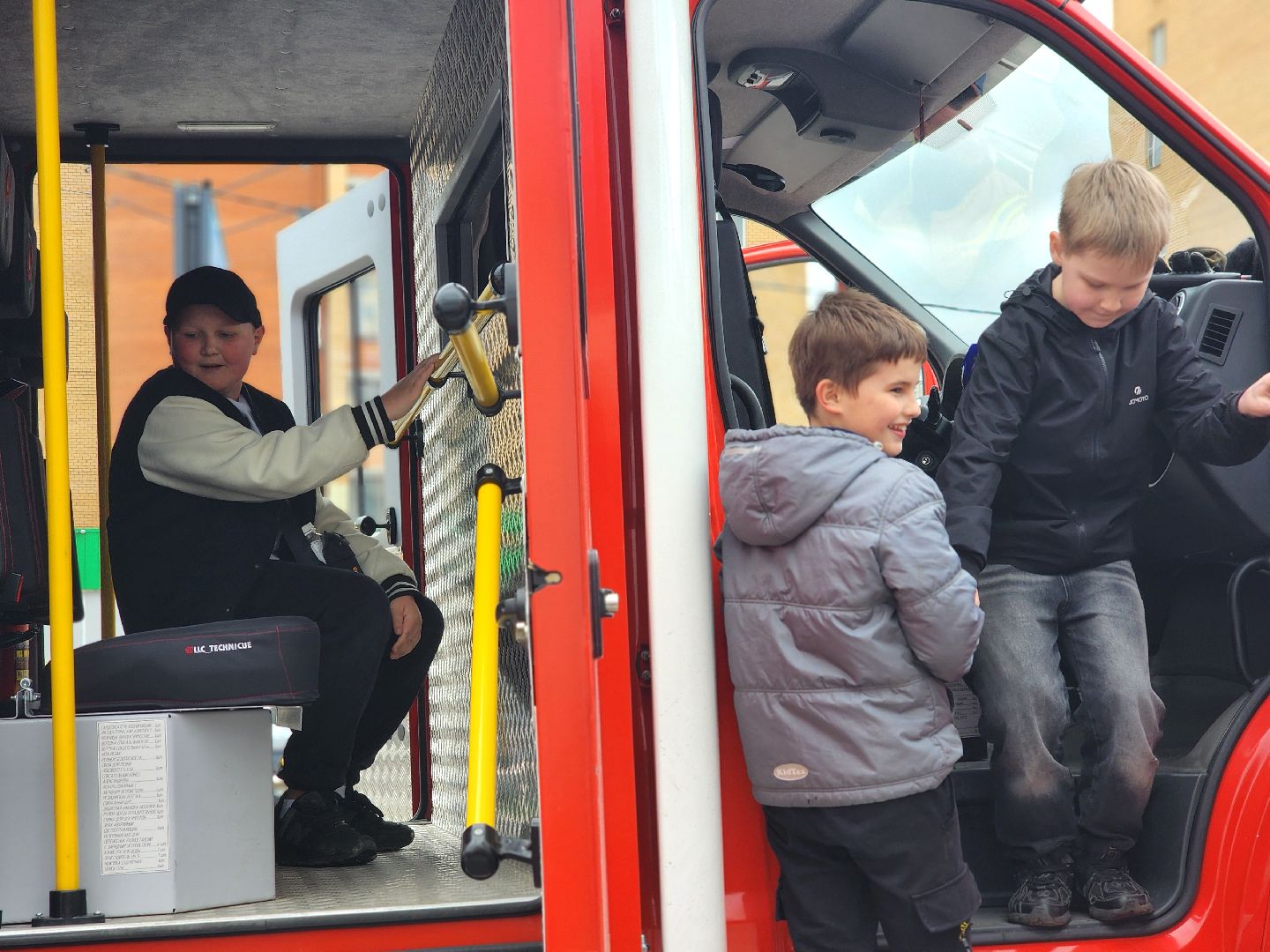 дубна, день пожарной охраны, мчс россии, для детей,