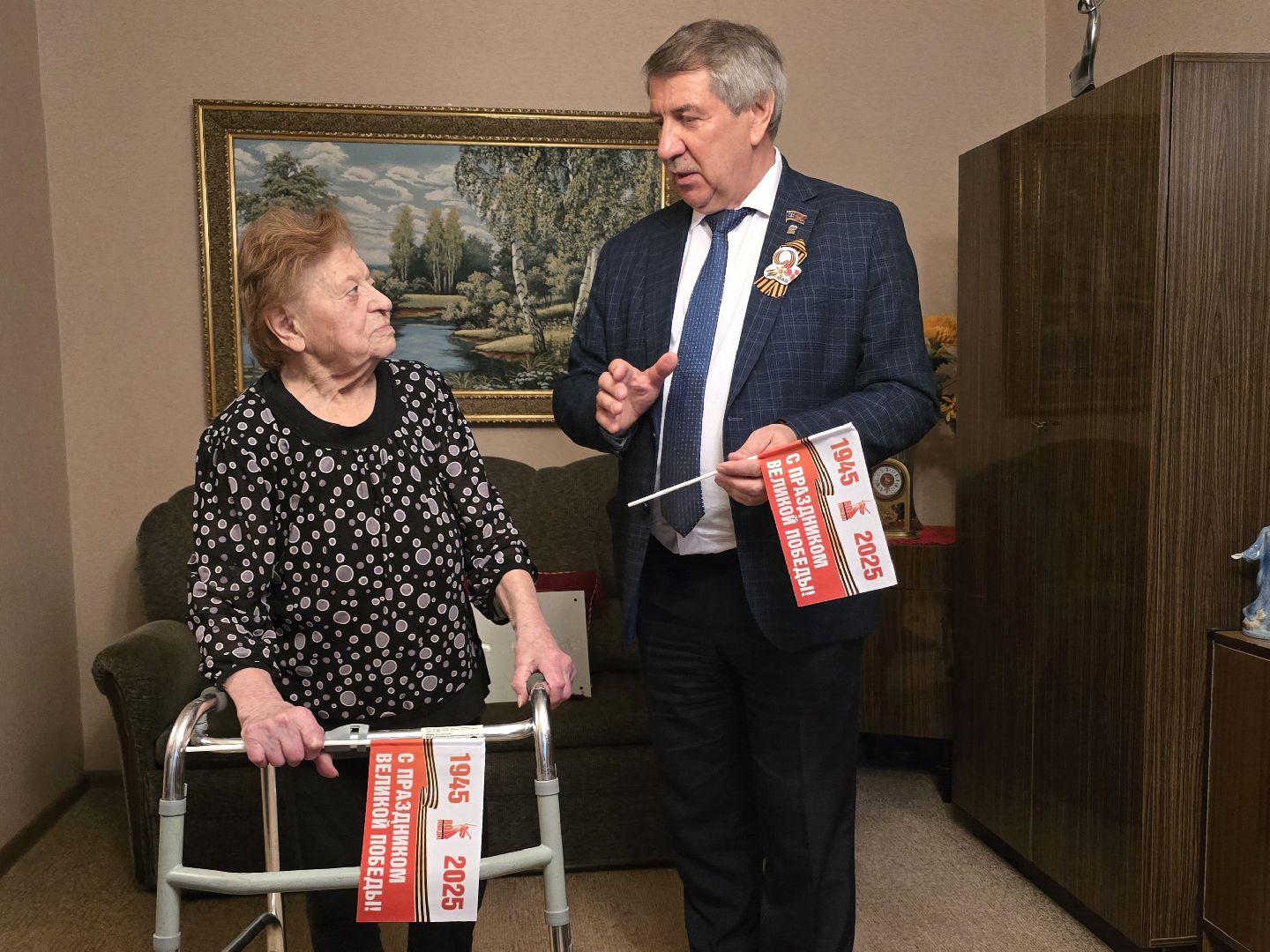 Коломна, табличка на доме в честь ветерана, таблички в честь ветеранов вов,