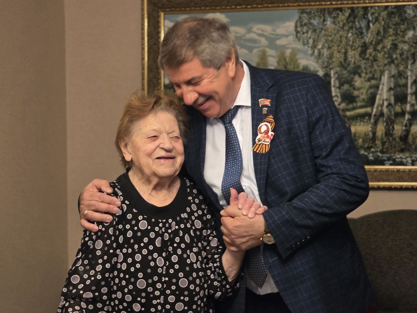 Коломна, табличка на доме в честь ветерана, таблички в честь ветеранов вов,