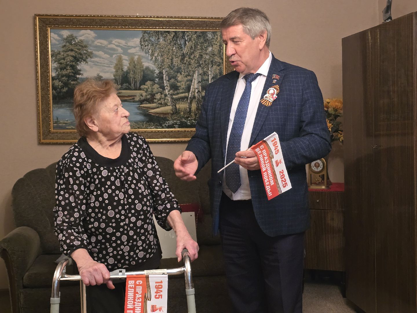 Коломна, табличка на доме в честь ветерана, таблички в честь ветеранов вов,