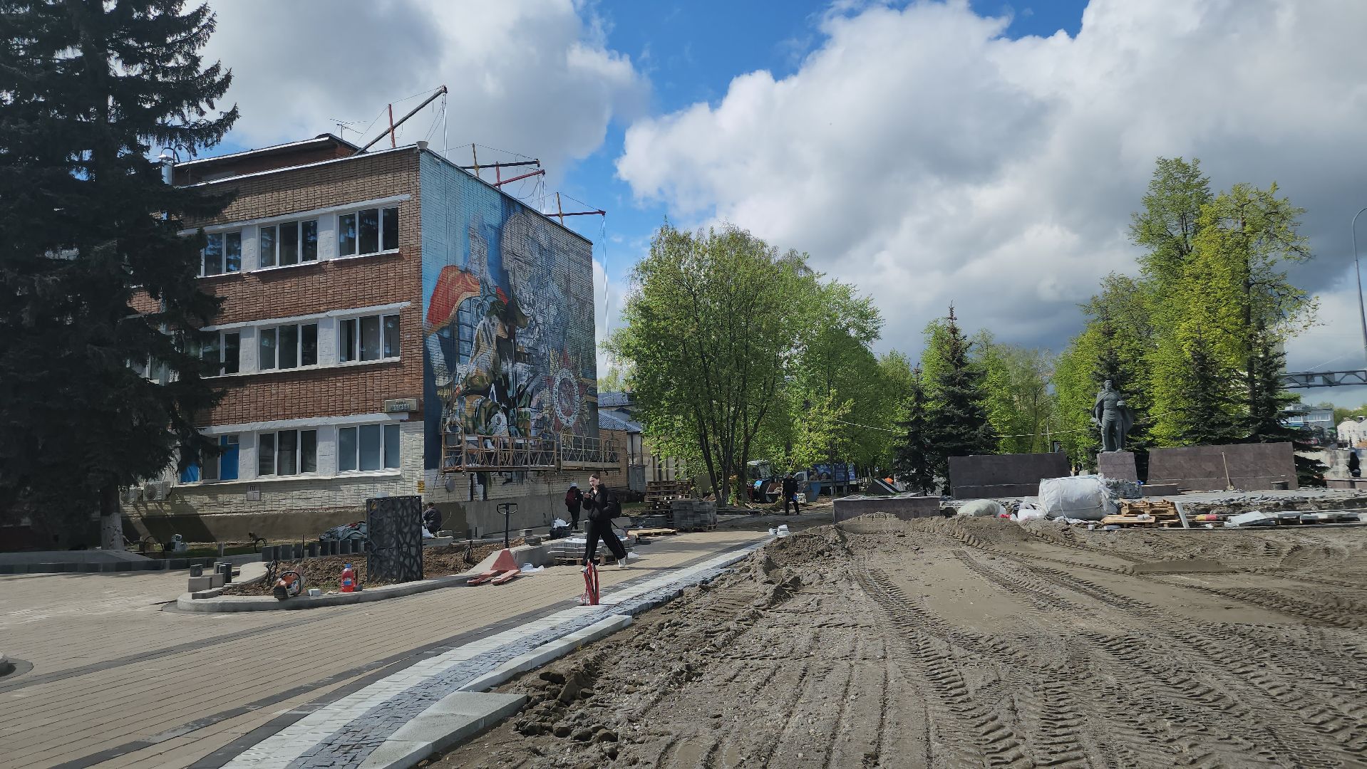 люберцы, мурал, центральная поликлиника люберец, герой сво, 80 - летие победы,