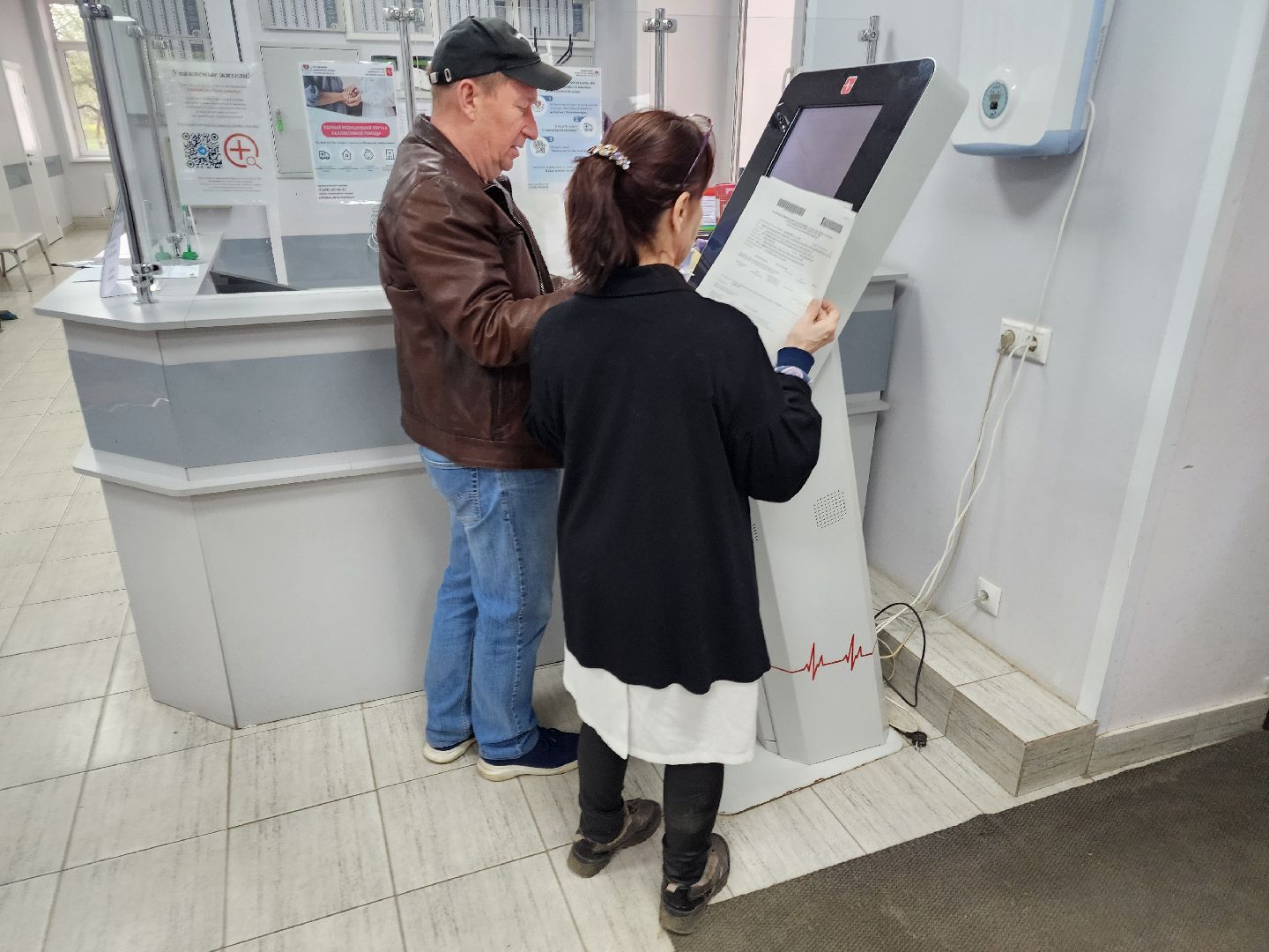 Чехов, Чеховская больница, майские праздники, часы работы, расписание, график работы, взрослая поликлиника, кабинет неотложной помощи, детская поликлиника, женская консультация,