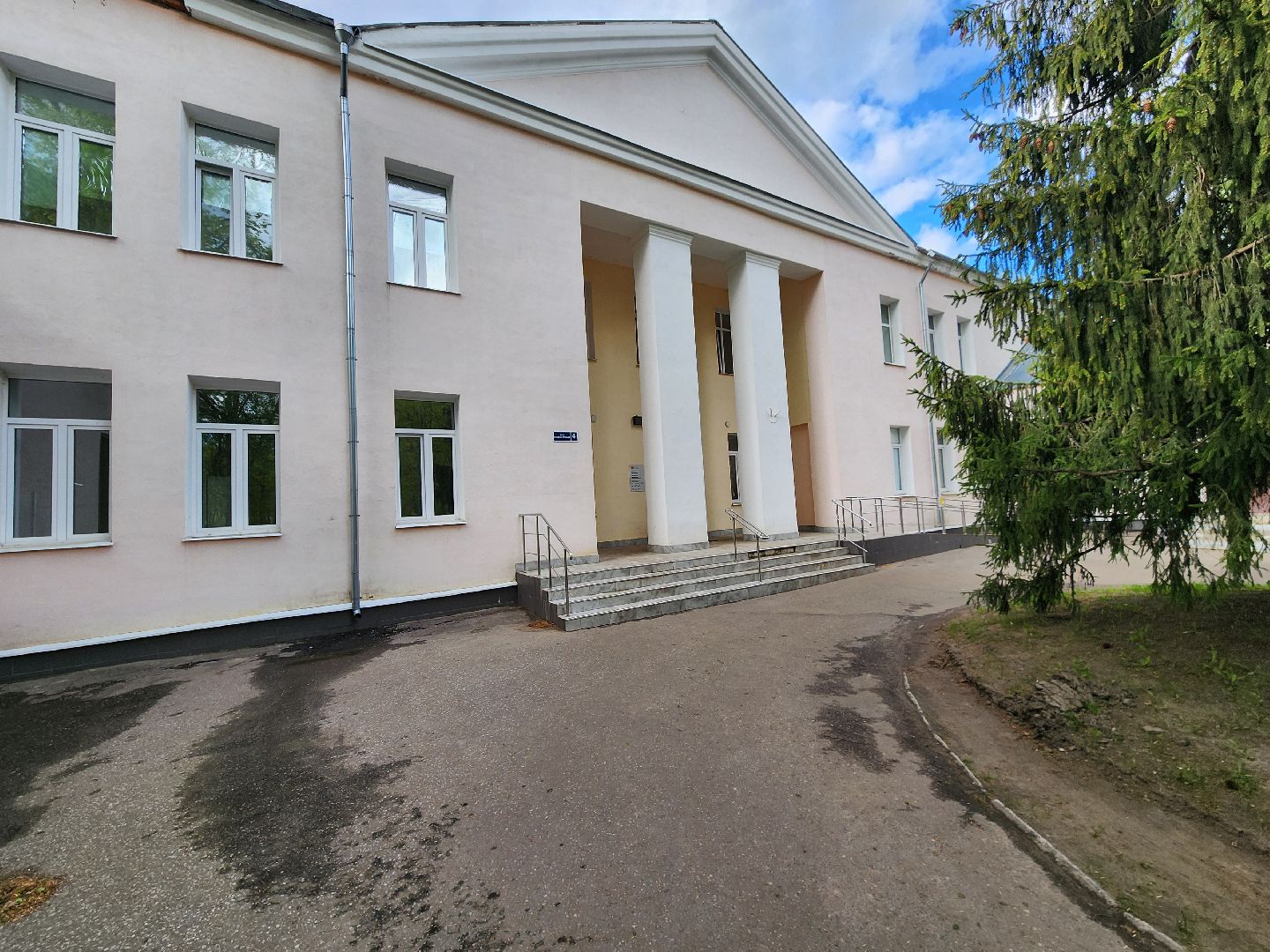 Чехов, Чеховская больница, майские праздники, часы работы, расписание, график работы, взрослая поликлиника, кабинет неотложной помощи, детская поликлиника, женская консультация,