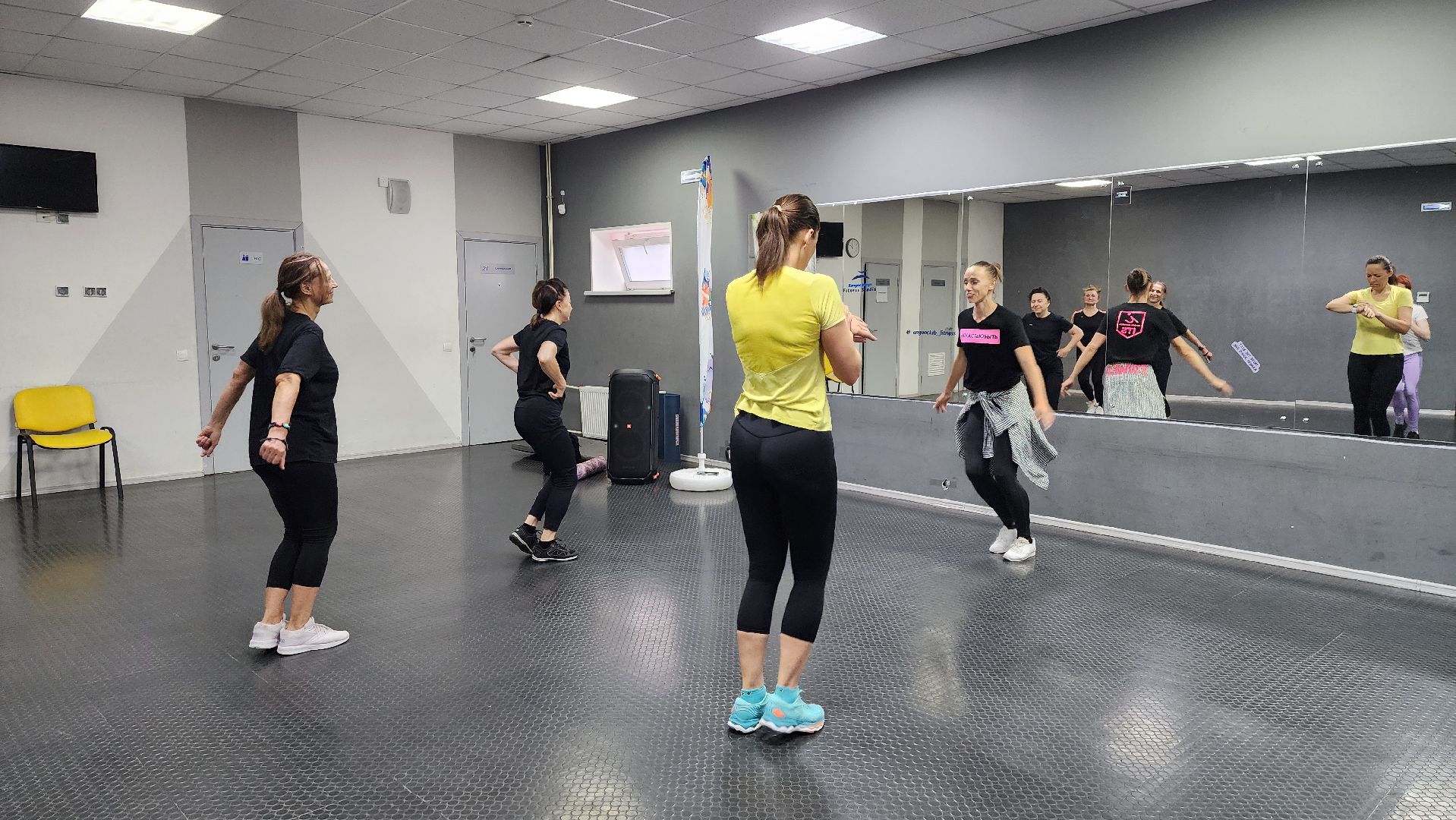 солнечногорск, стадион металлург, спортивный солнечногорск, зумба, тренировки,