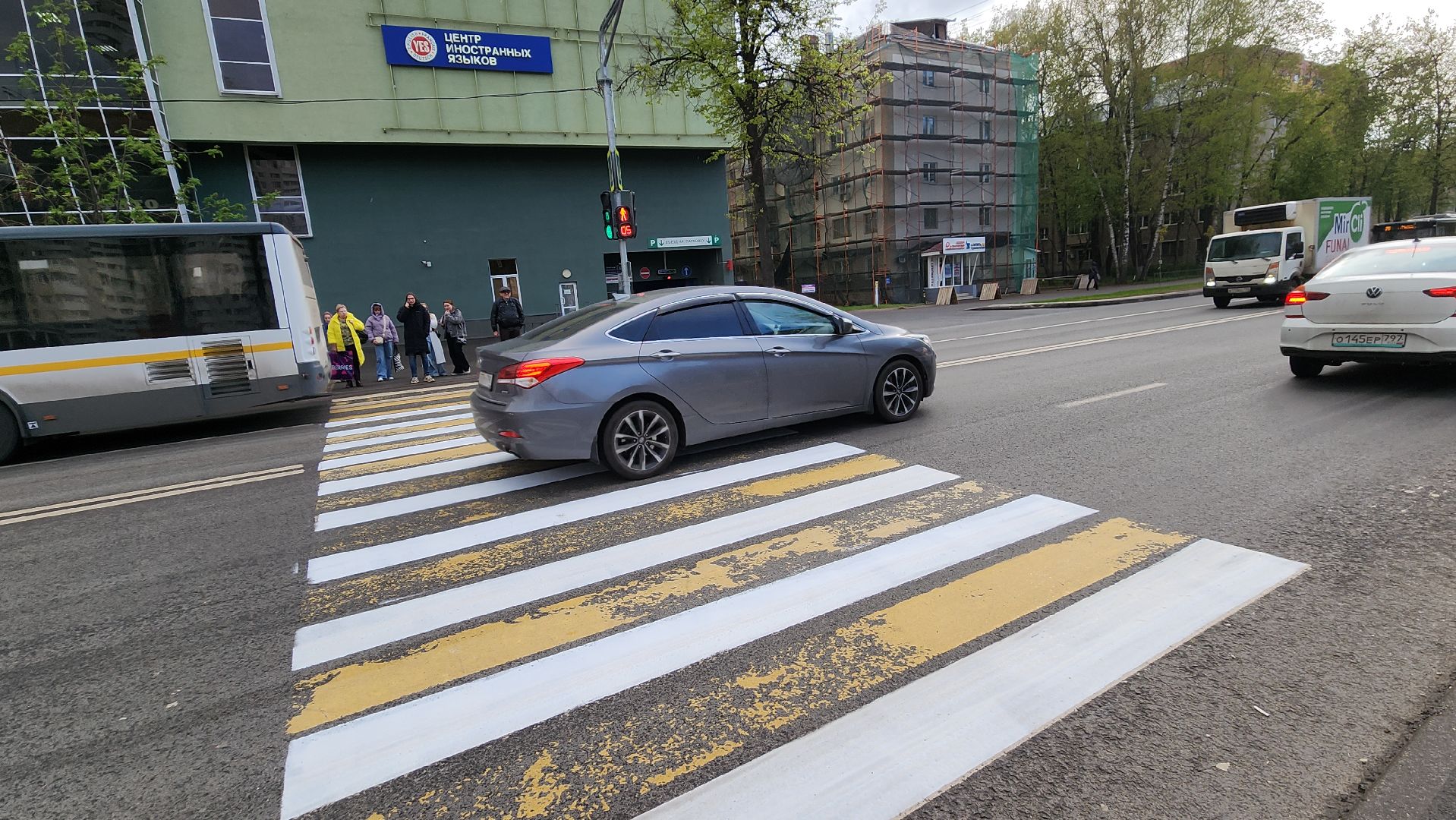 пушкино, дорожная разметка, обновление разметки, торговый центр, пешеходный переход, коммунальная служба,