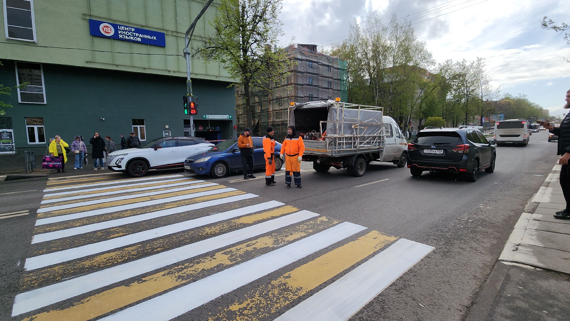 пушкино, дорожная разметка, обновление разметки, торговый центр, пешеходный переход, коммунальная служба,