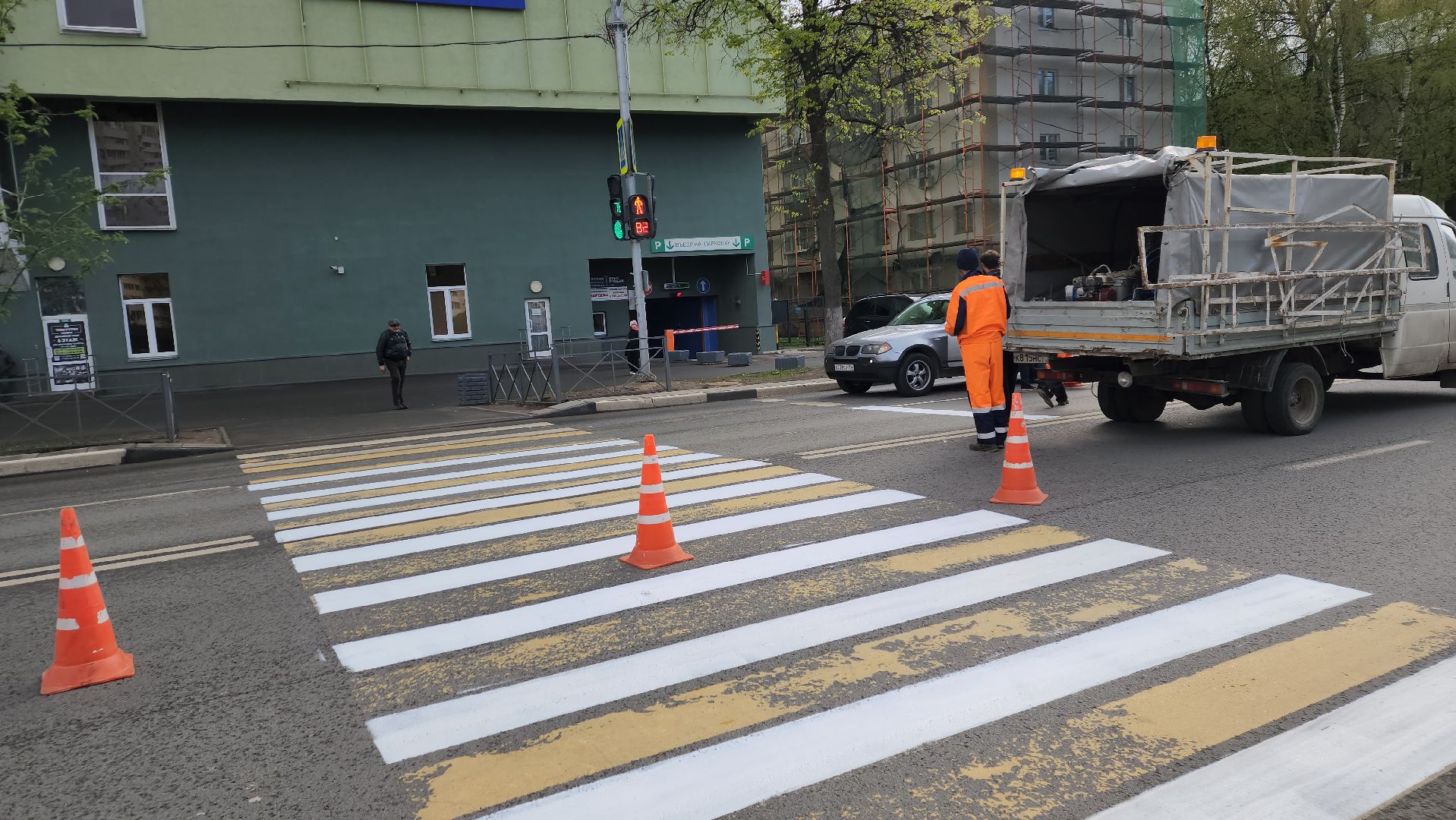 пушкино, дорожная разметка, обновление разметки, торговый центр, пешеходный переход, коммунальная служба,