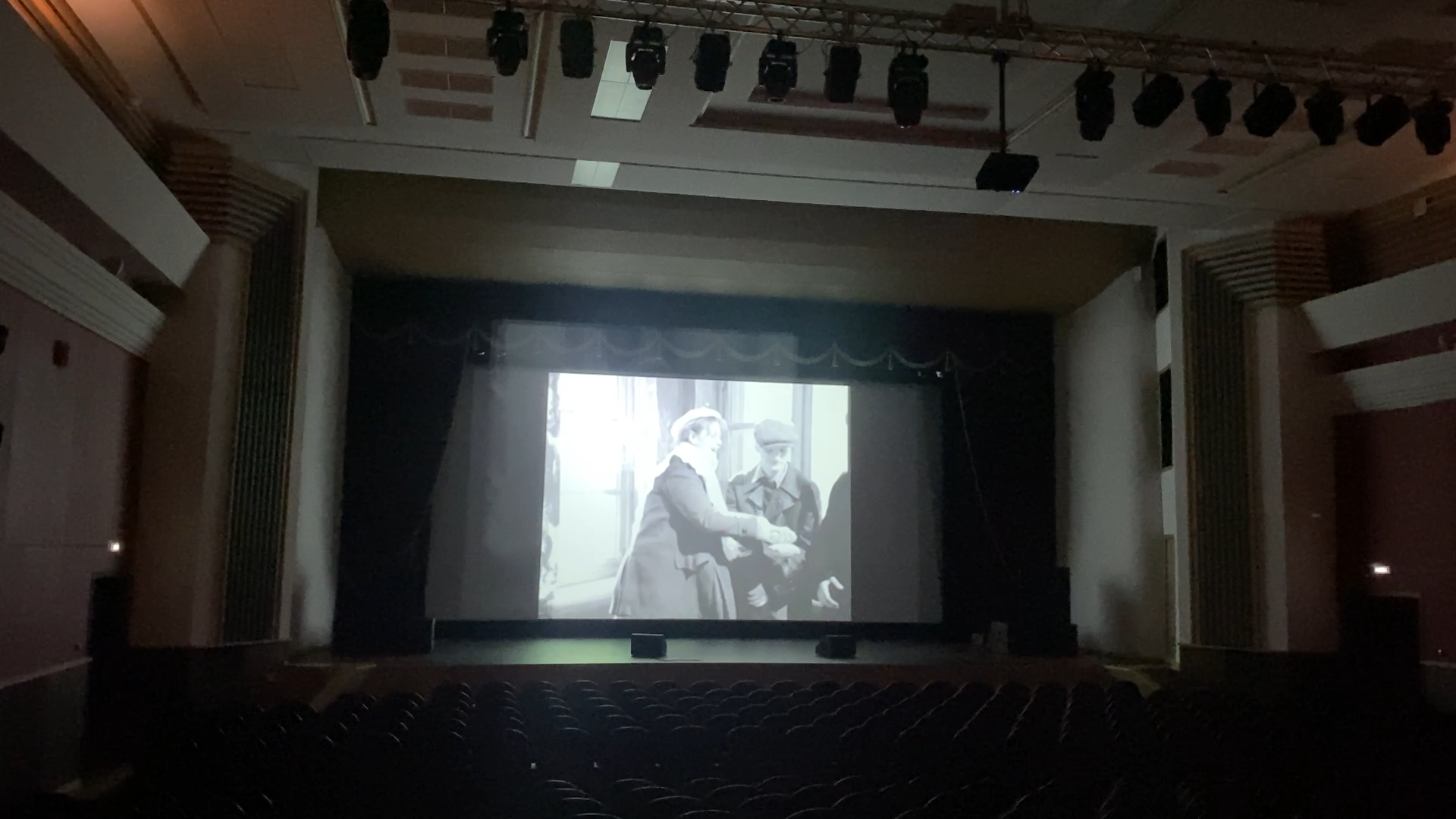 кинопоказ, дворец культуры власиха, 1 мая, праздник весны и труда, власиха дк,