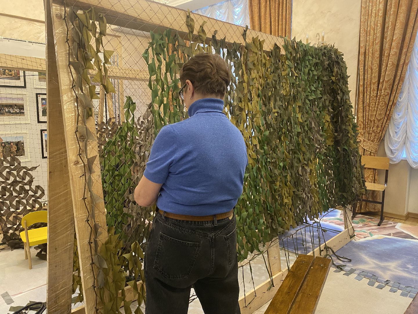 своих не бросаем, волонтеры власихи, плетение маскировочных сетей, маскировочные сети, пункт варварушки,