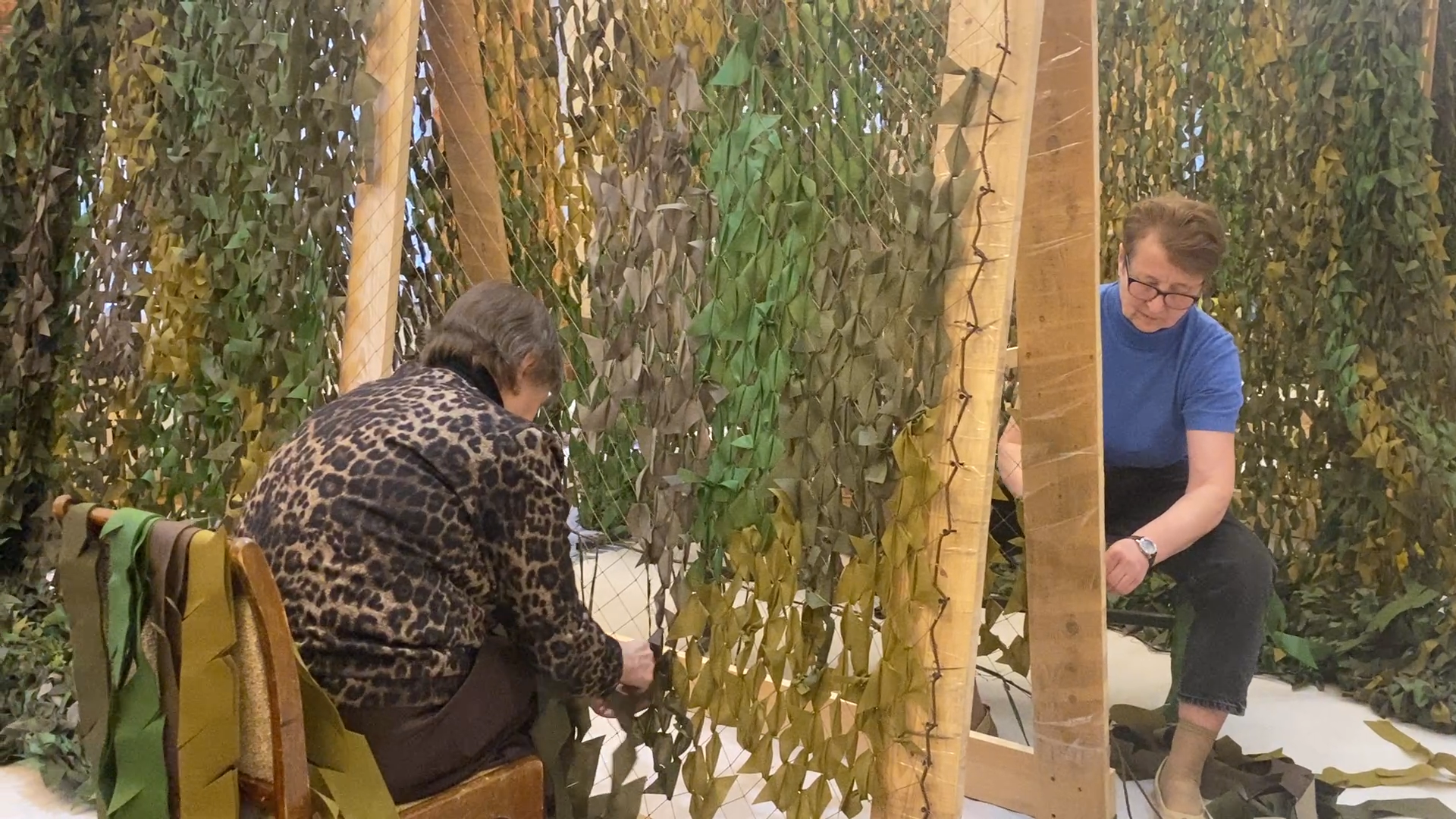 своих не бросаем, волонтеры власихи, плетение маскировочных сетей, маскировочные сети, пункт варварушки,