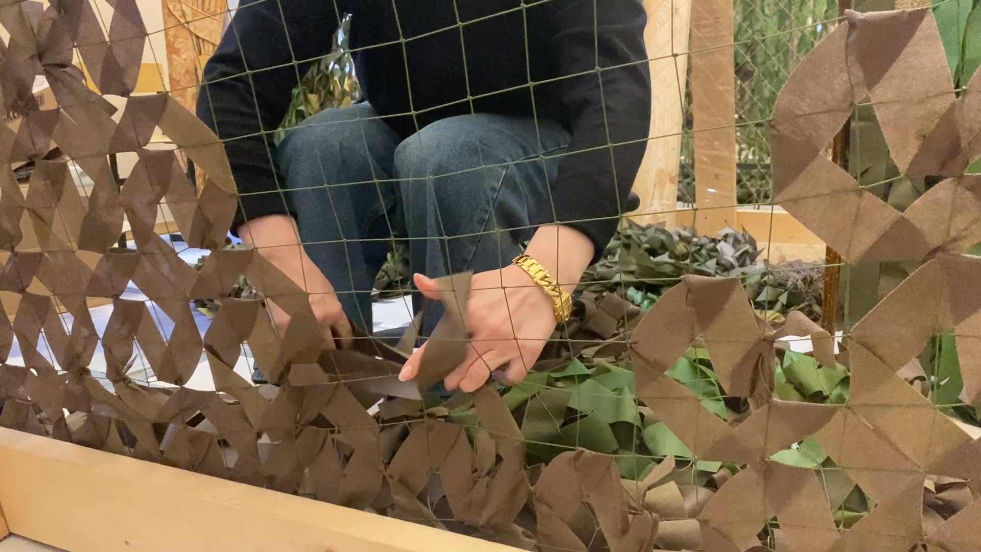 своих не бросаем, волонтеры власихи, плетение маскировочных сетей, маскировочные сети, пункт варварушки,