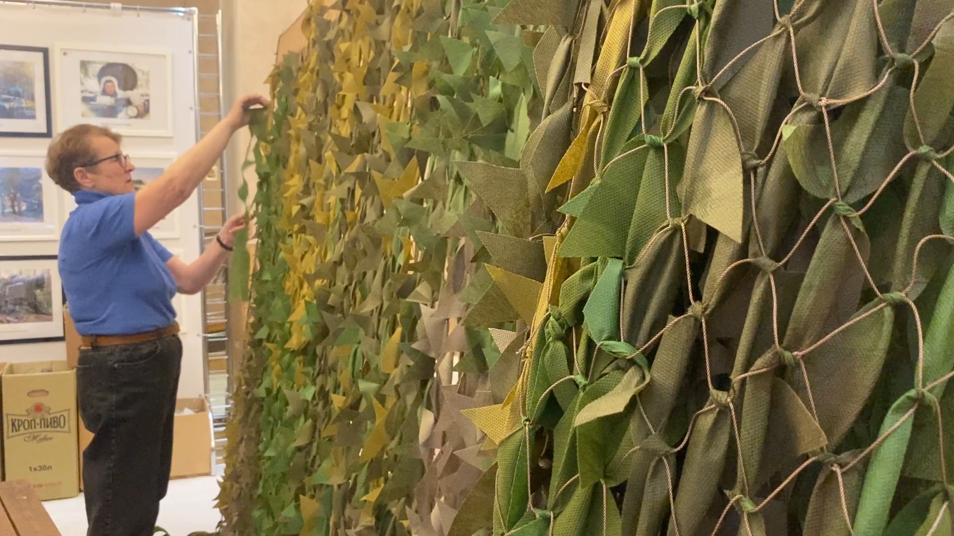 своих не бросаем, волонтеры власихи, плетение маскировочных сетей, маскировочные сети, пункт варварушки,