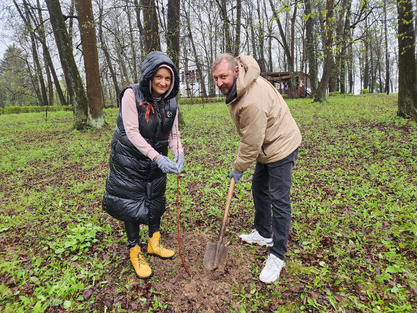 сергиев посад, парк скитские пруды, яблони, сад памяти,