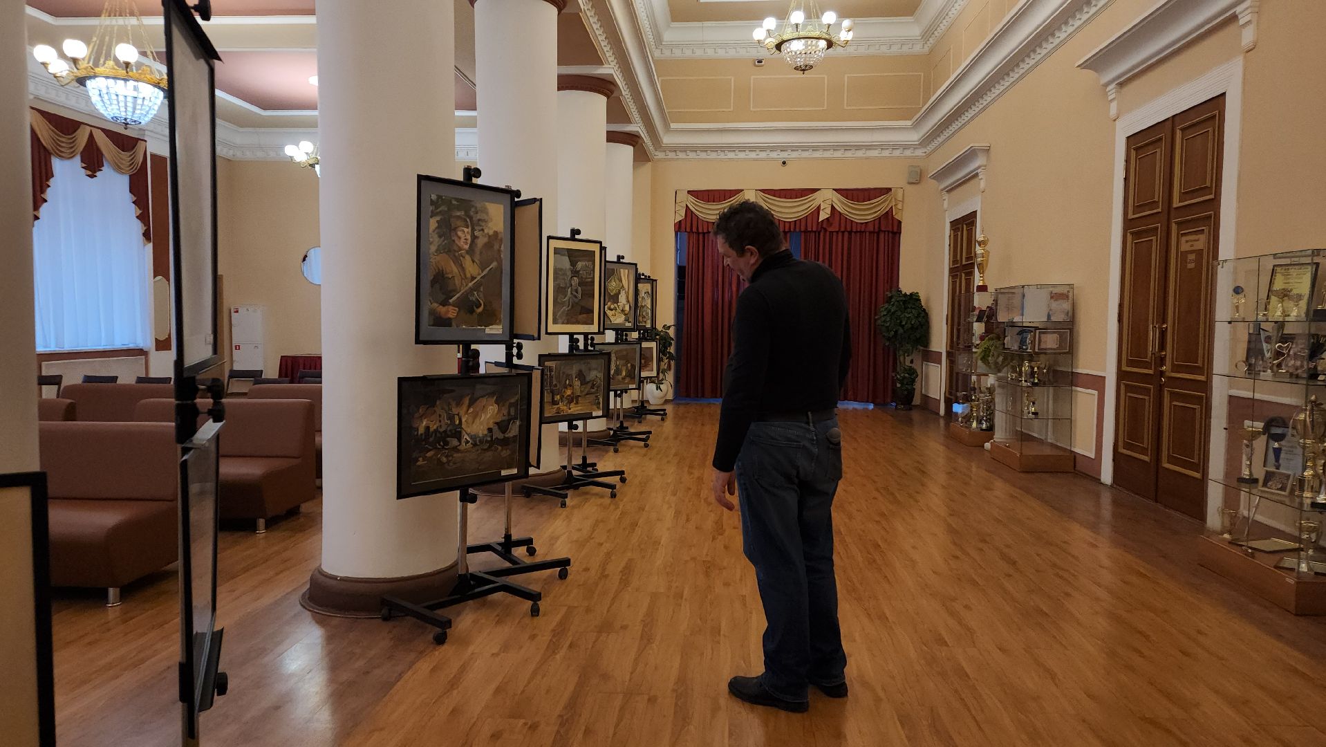 пушкино,  экспозиция, великая отечественная война, 80-летие великой победы, картины, художественная выставка, художественная школа, патриотизм, история,